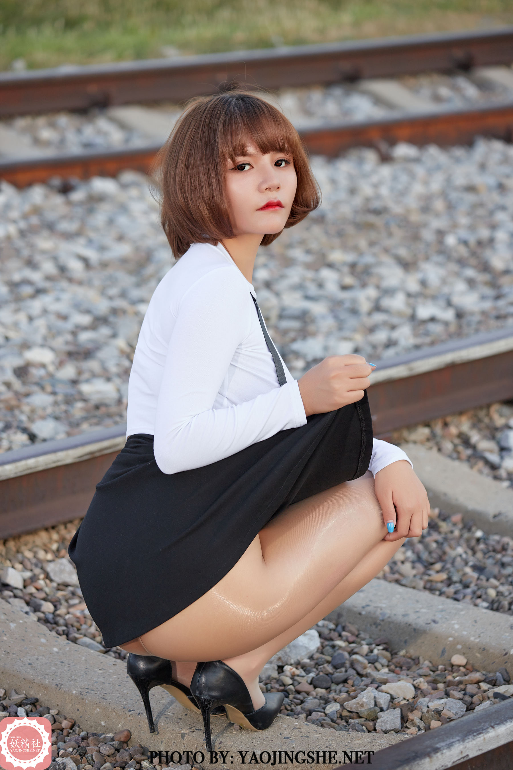 T2042 唐飞飞 逆光车站-图74