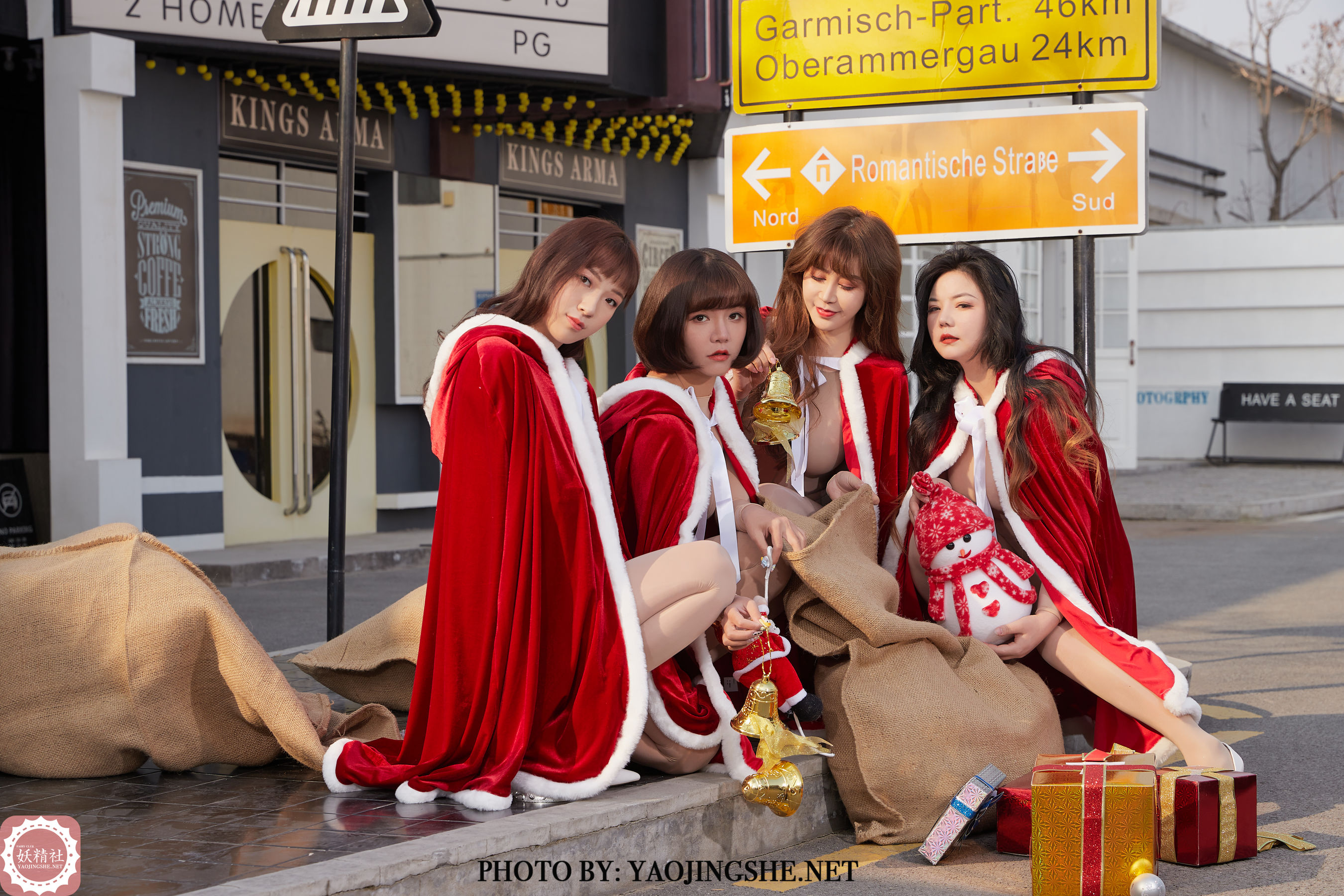 T2110 众女神 家庭聚会-图0