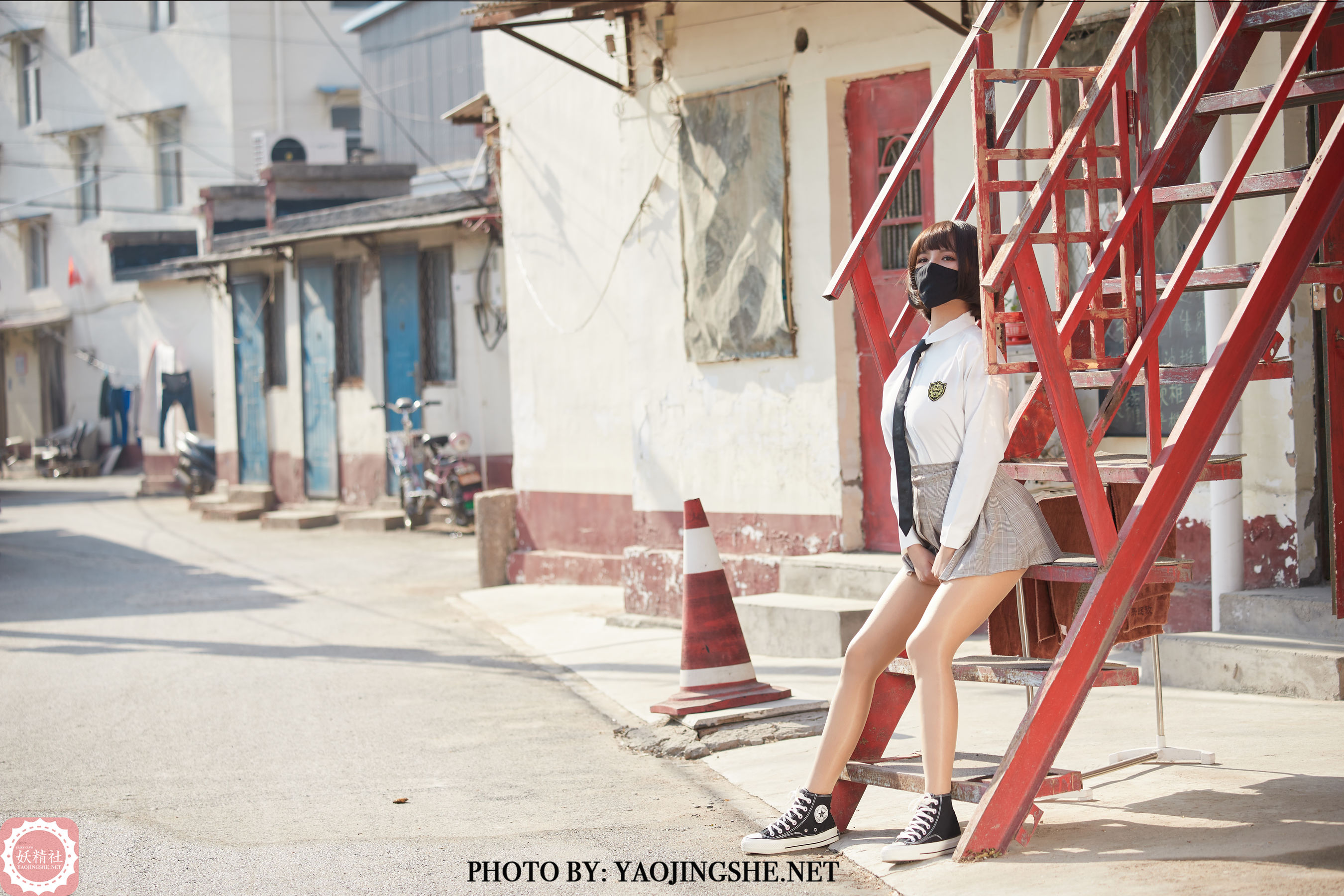 T2123 唐飞飞 胡同里的学妹-图2