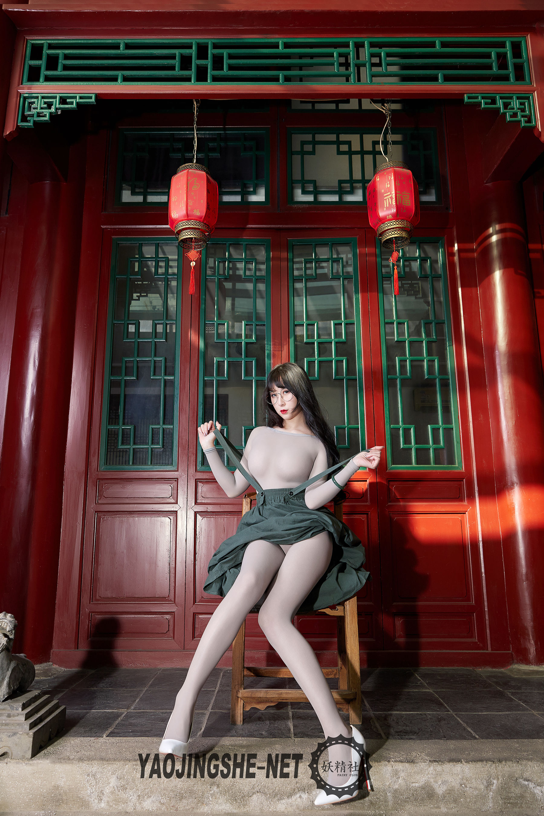 V1905 焦艺 禁锢在屋檐下-图3