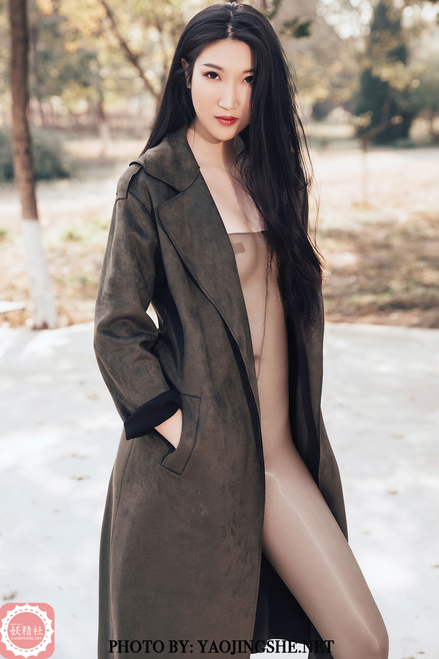 V2004 苏玮 林中美丝-图1