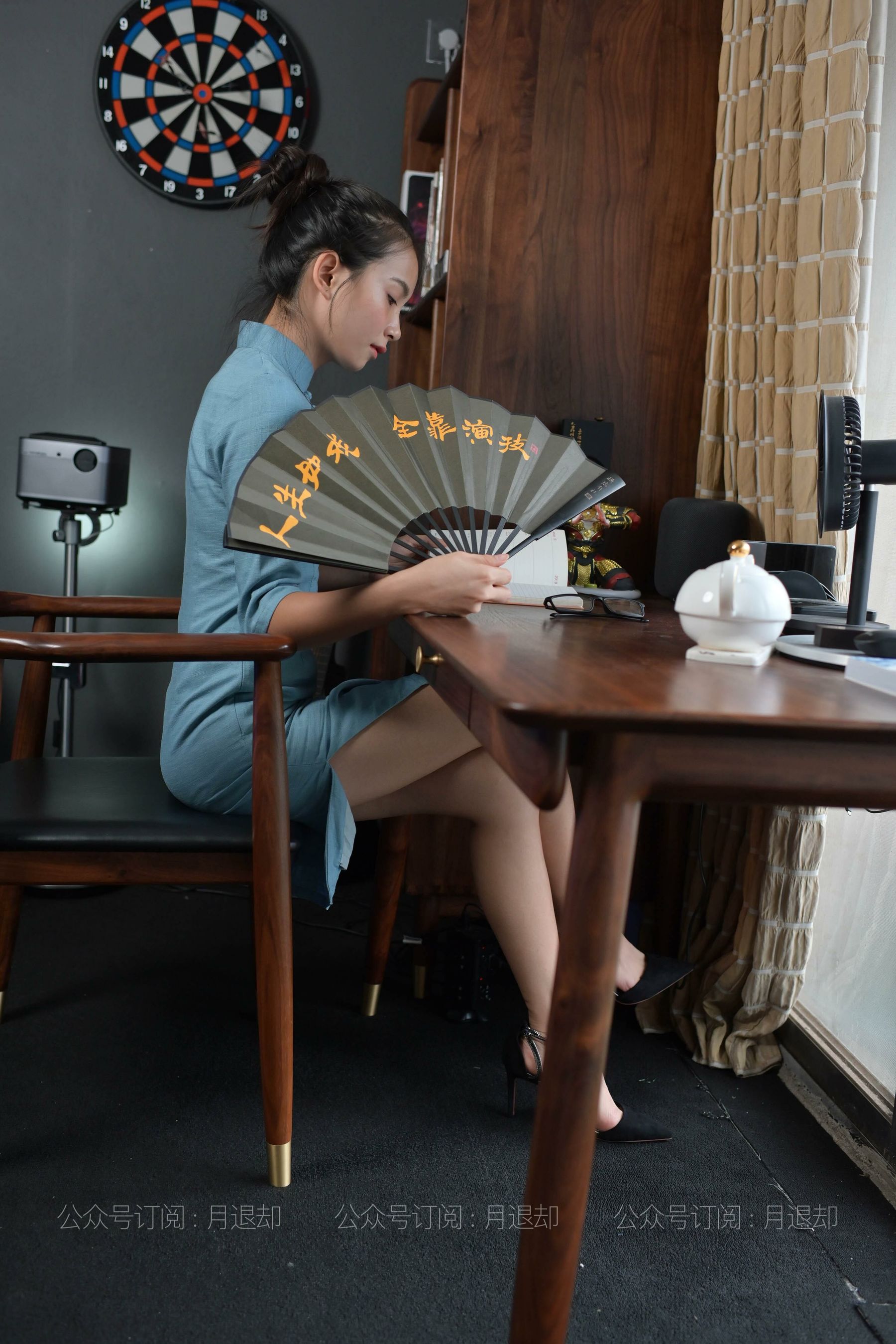 016 苏菲 认真看书的苏菲-图0