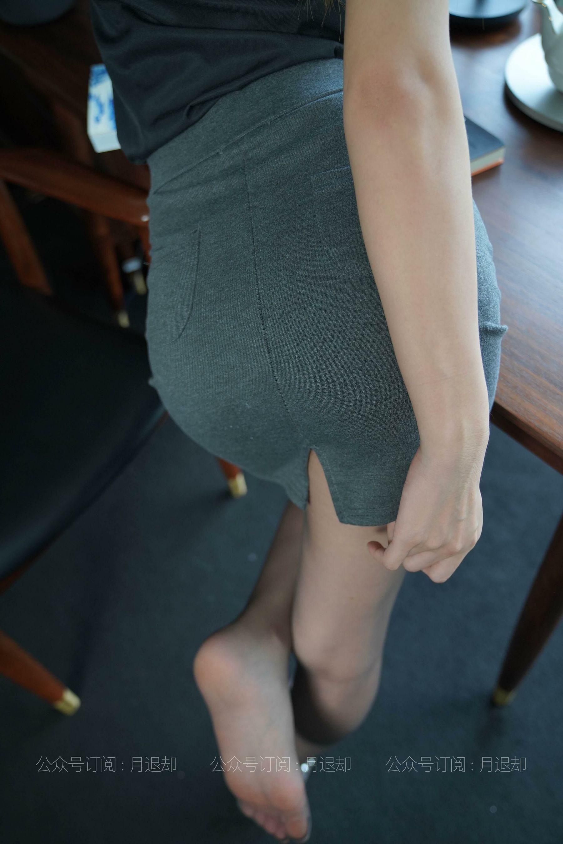 025 羽西 工作偷懒的秘书-图49