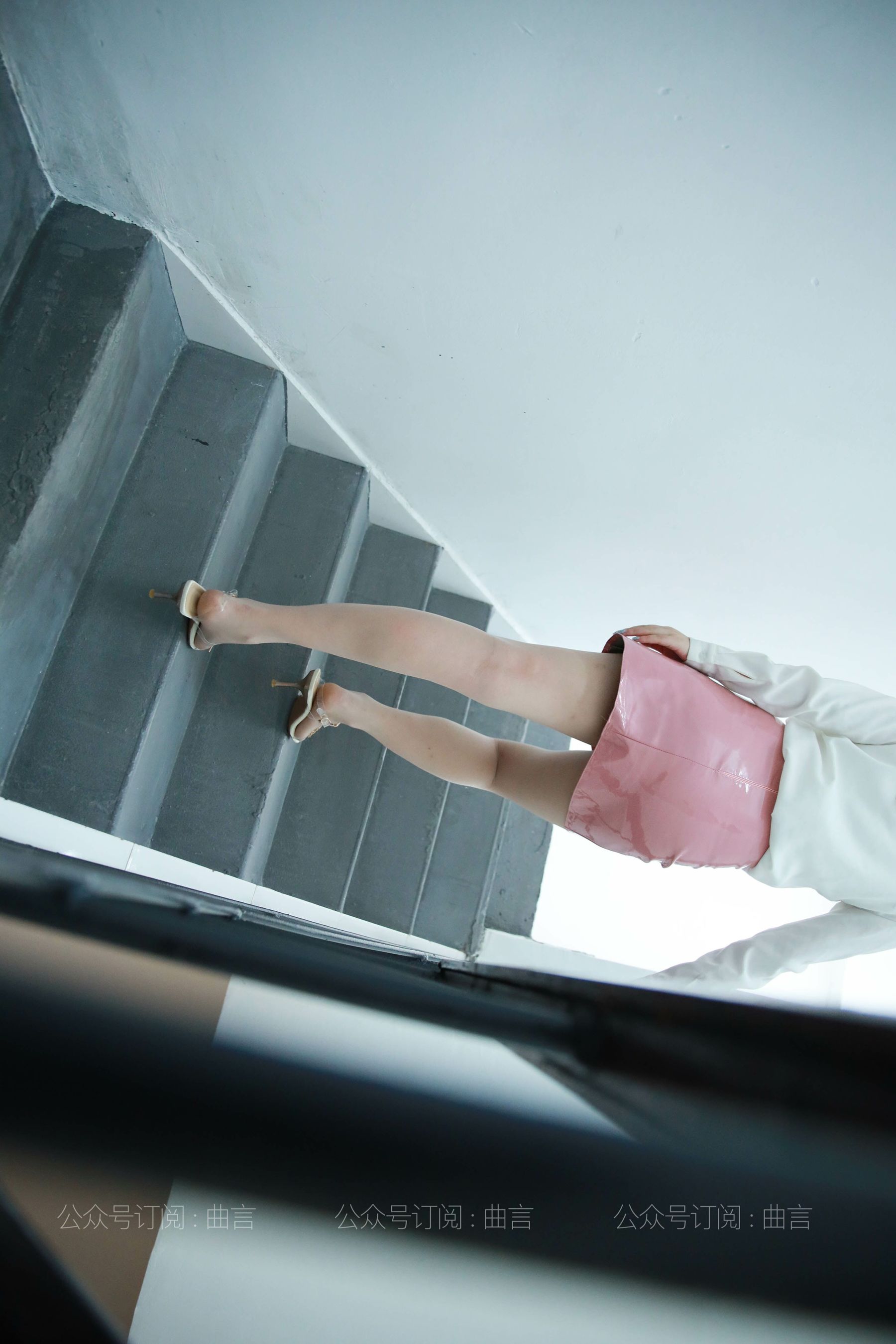 031 糖糖 在楼道休息放松-图55