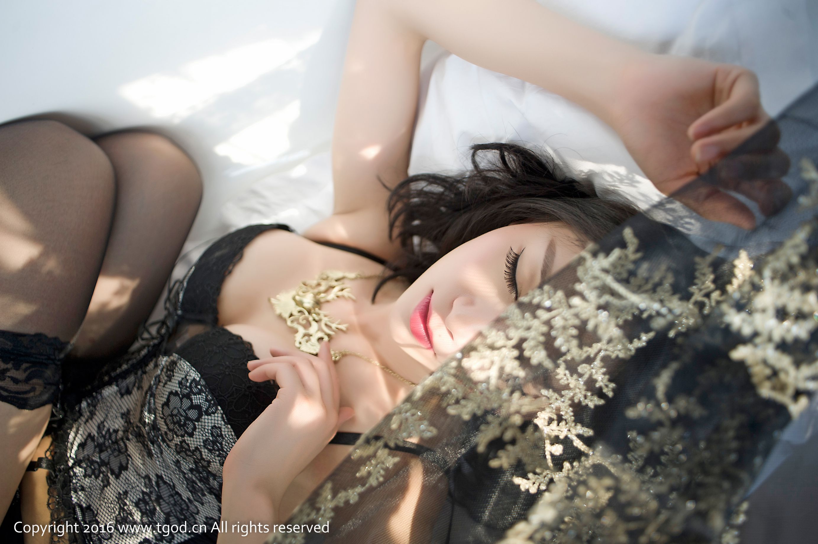 展如《蕾丝浴缸 丝袜诱惑》-图16