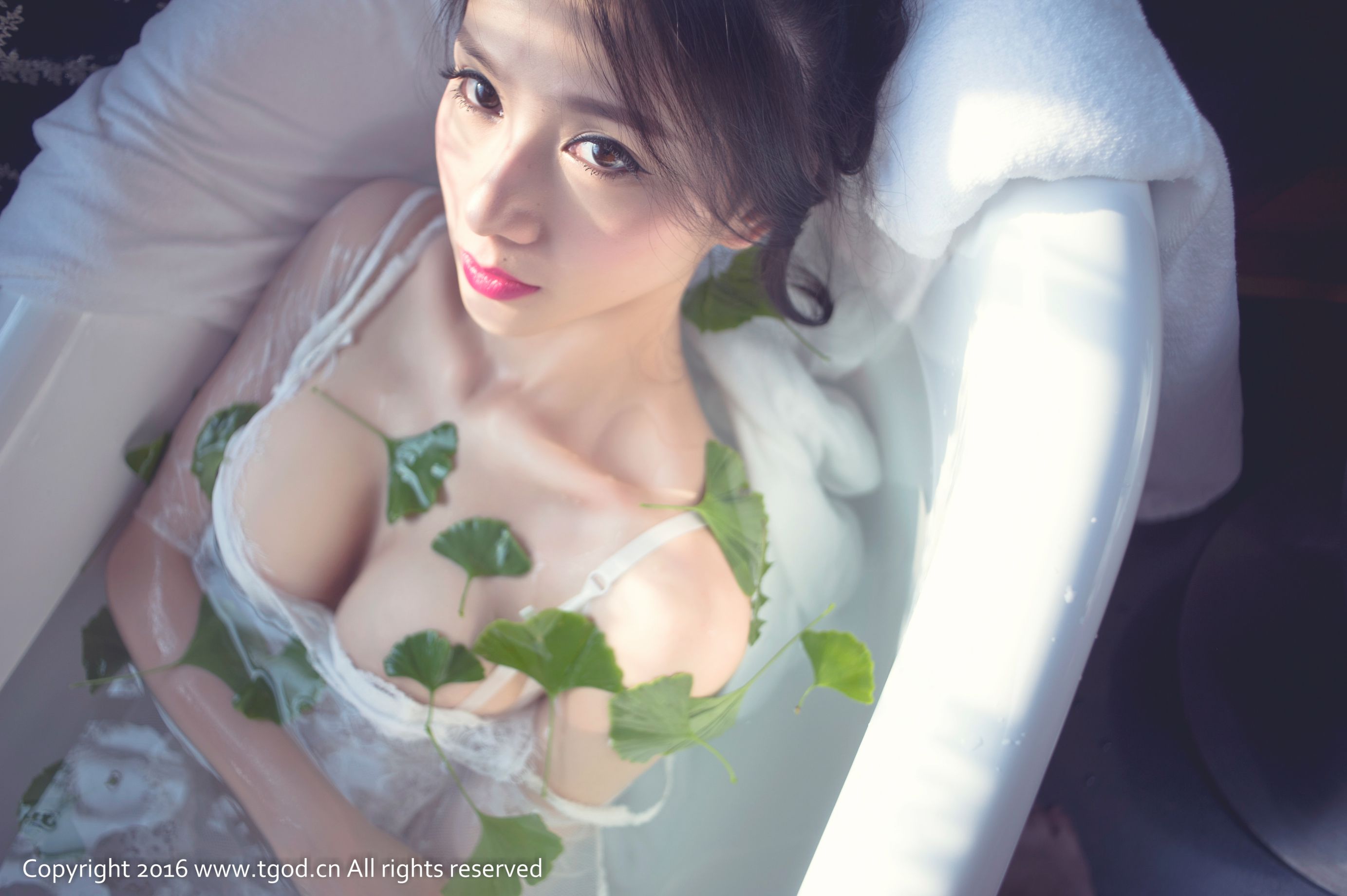 展如《蕾丝浴缸 丝袜诱惑》-图35