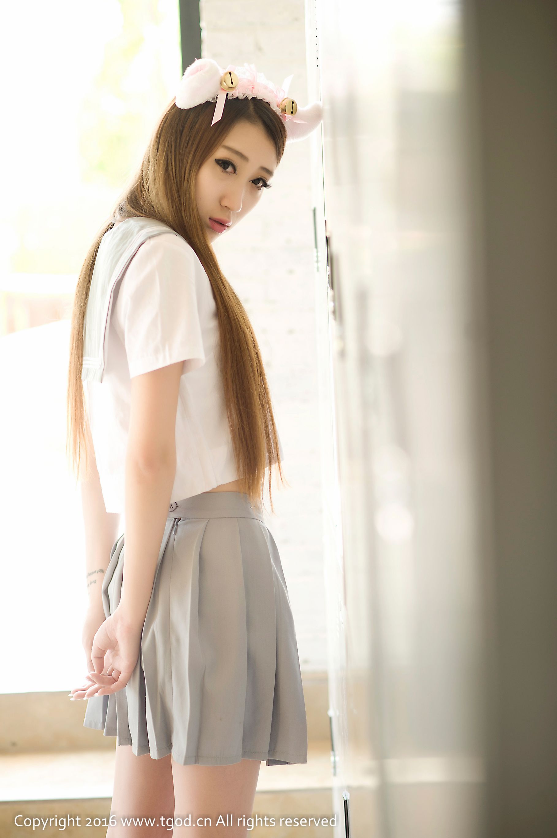 佳琦《长腿女神御姐范 时尚演绎唯美性感》-图2