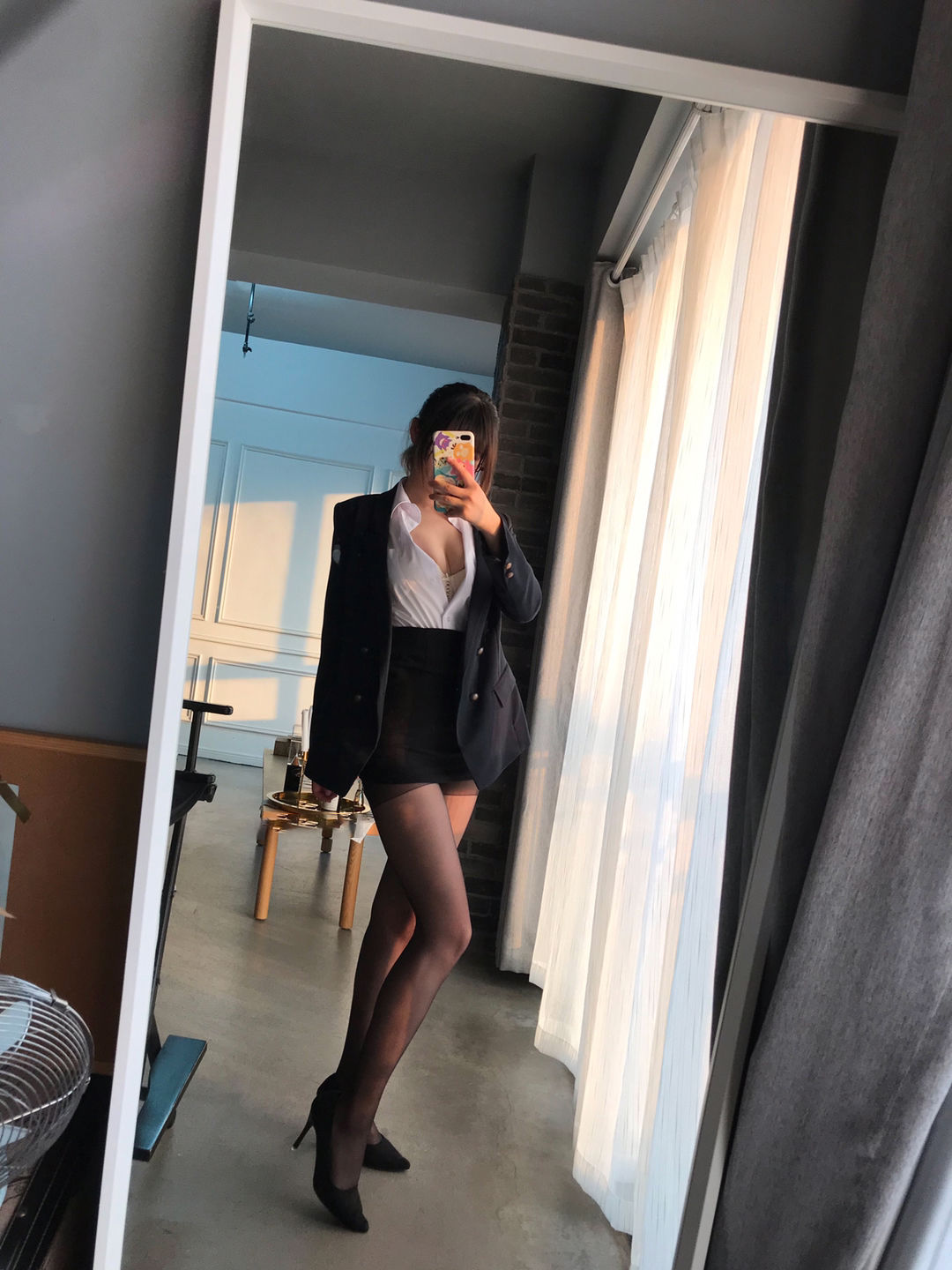 动漫博主田璐璐 - OL本-图1