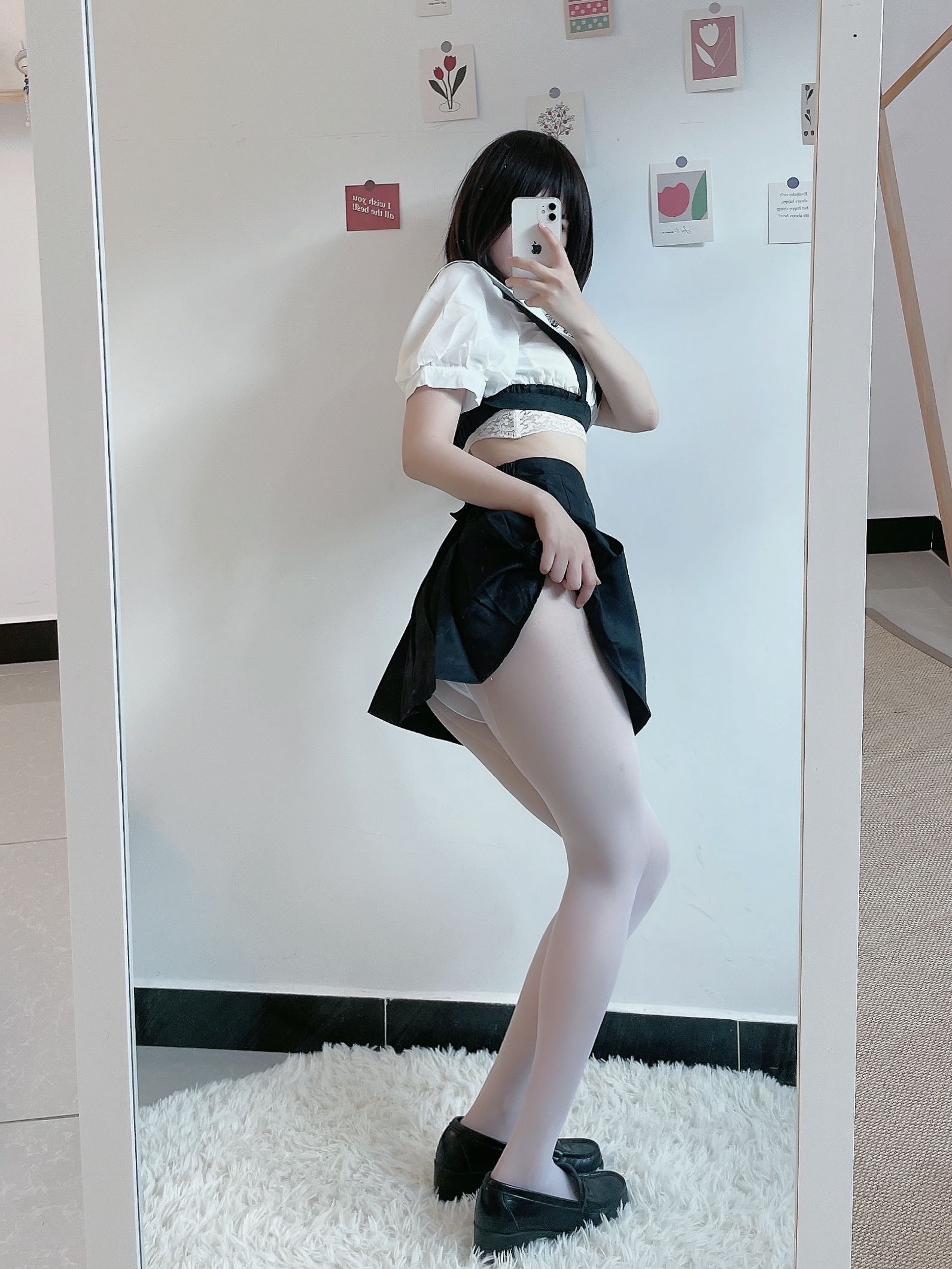 动漫博主田璐璐 - 白丝短裙-图2