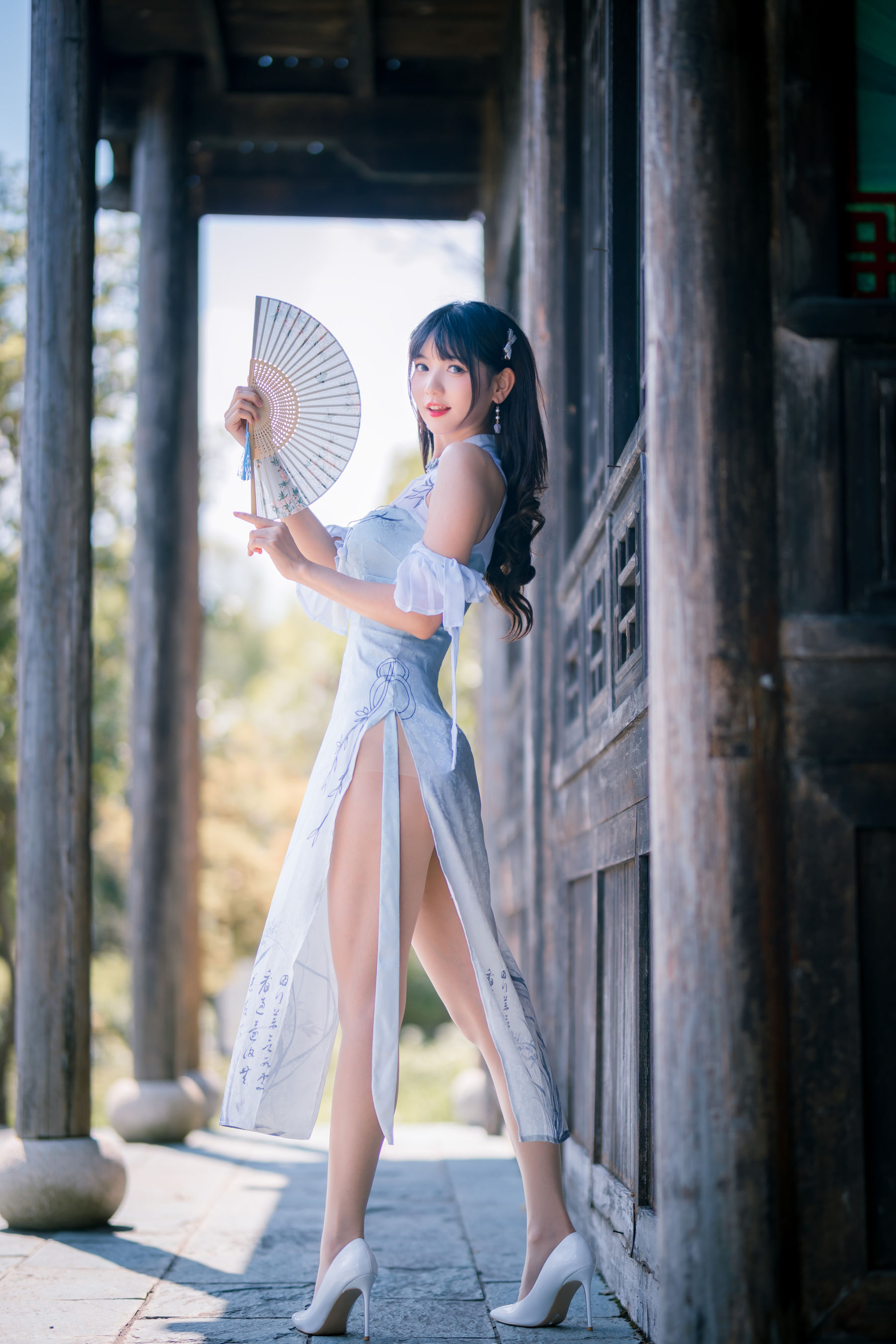 可爱妹子陆卿卿kyokyo - 蓝色旗袍-图1