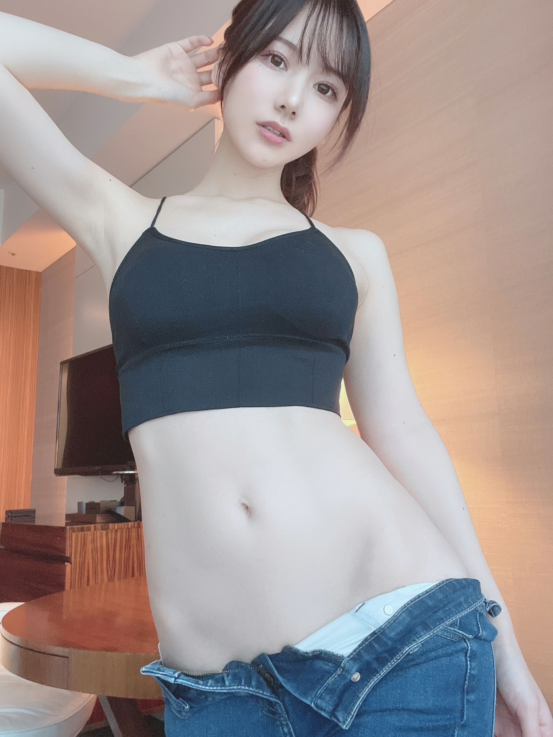 日本甜美COSERけんけん 20211105-デニムに乗るお尻-图2