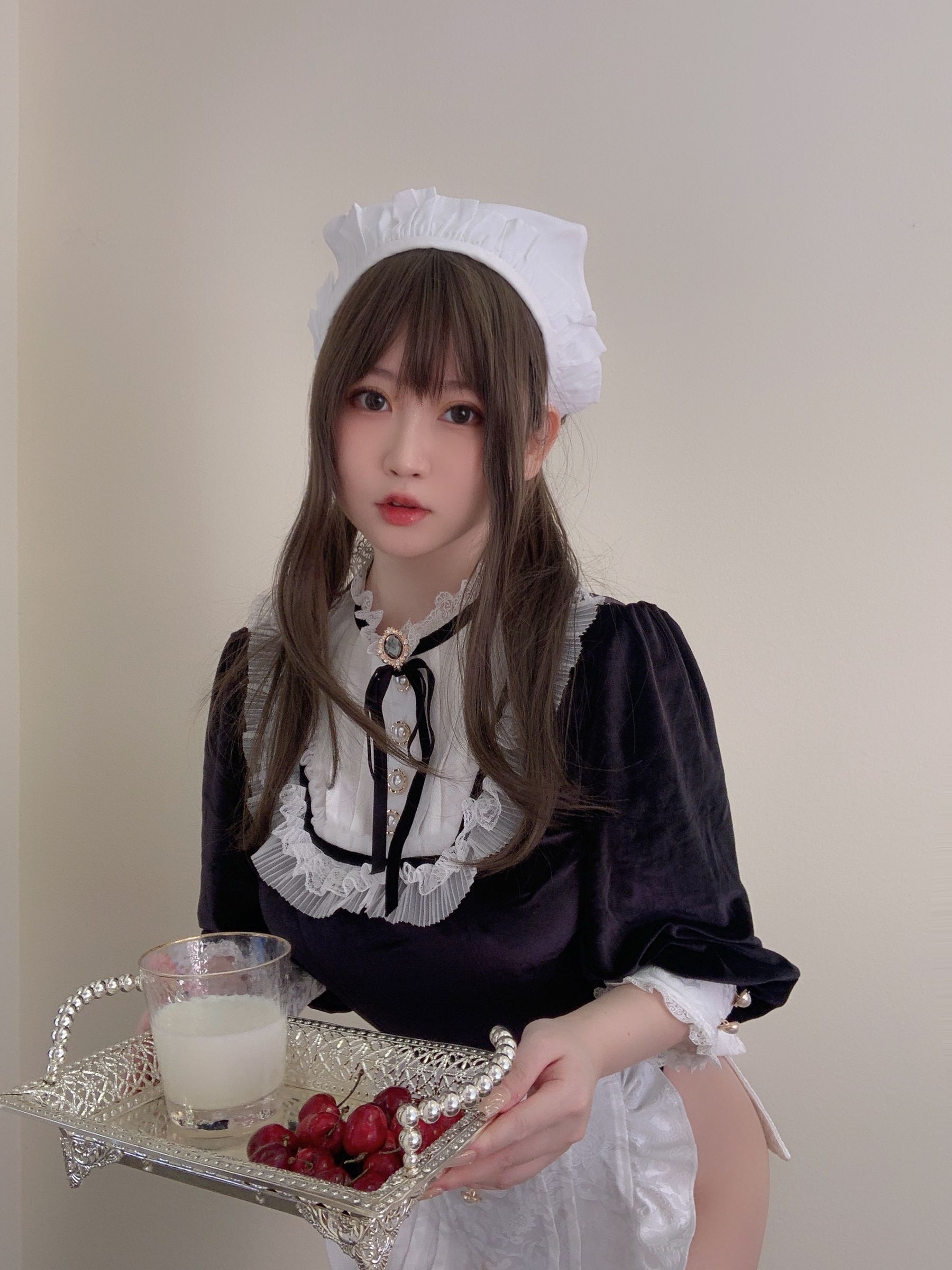 蜜桃少女是依酱呀 - 女仆馆长-图1