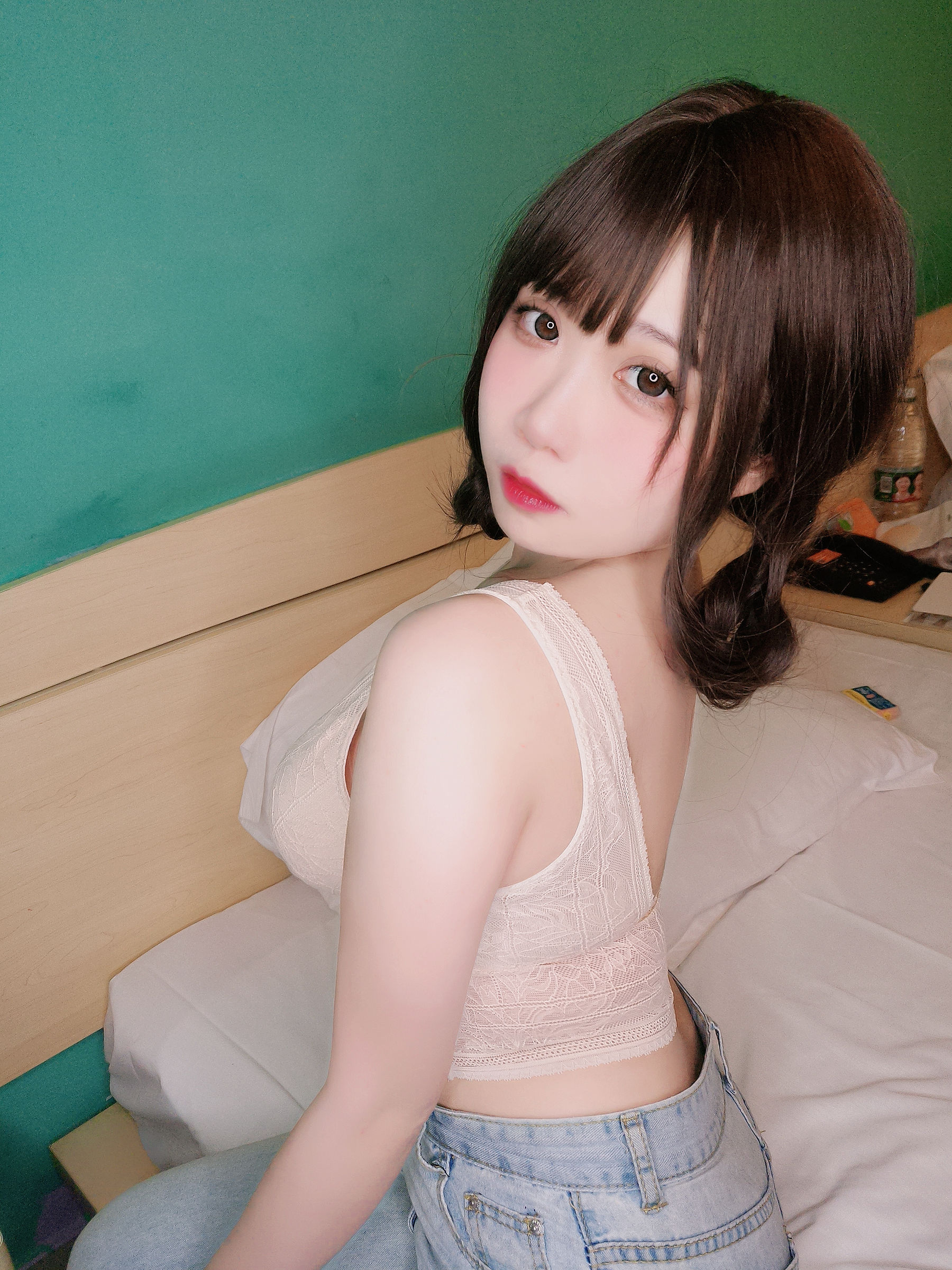 贞子蜜桃 - V领-图8