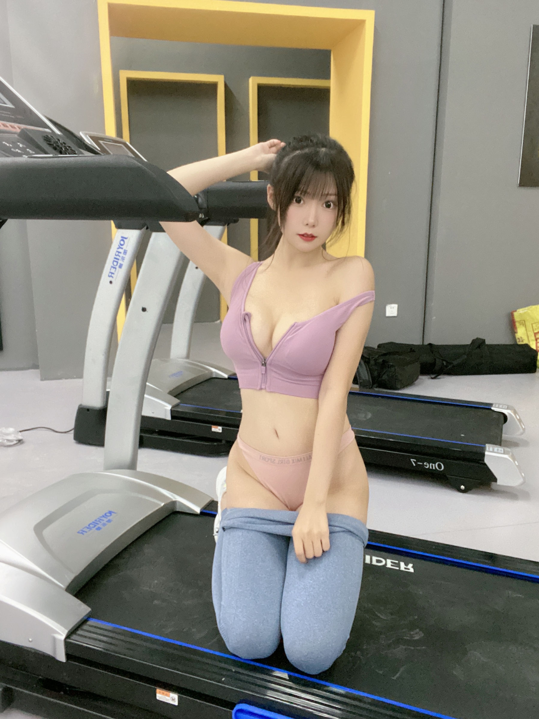 香草喵露露写真 - 小露乱撞 瑜伽服自拍-图11