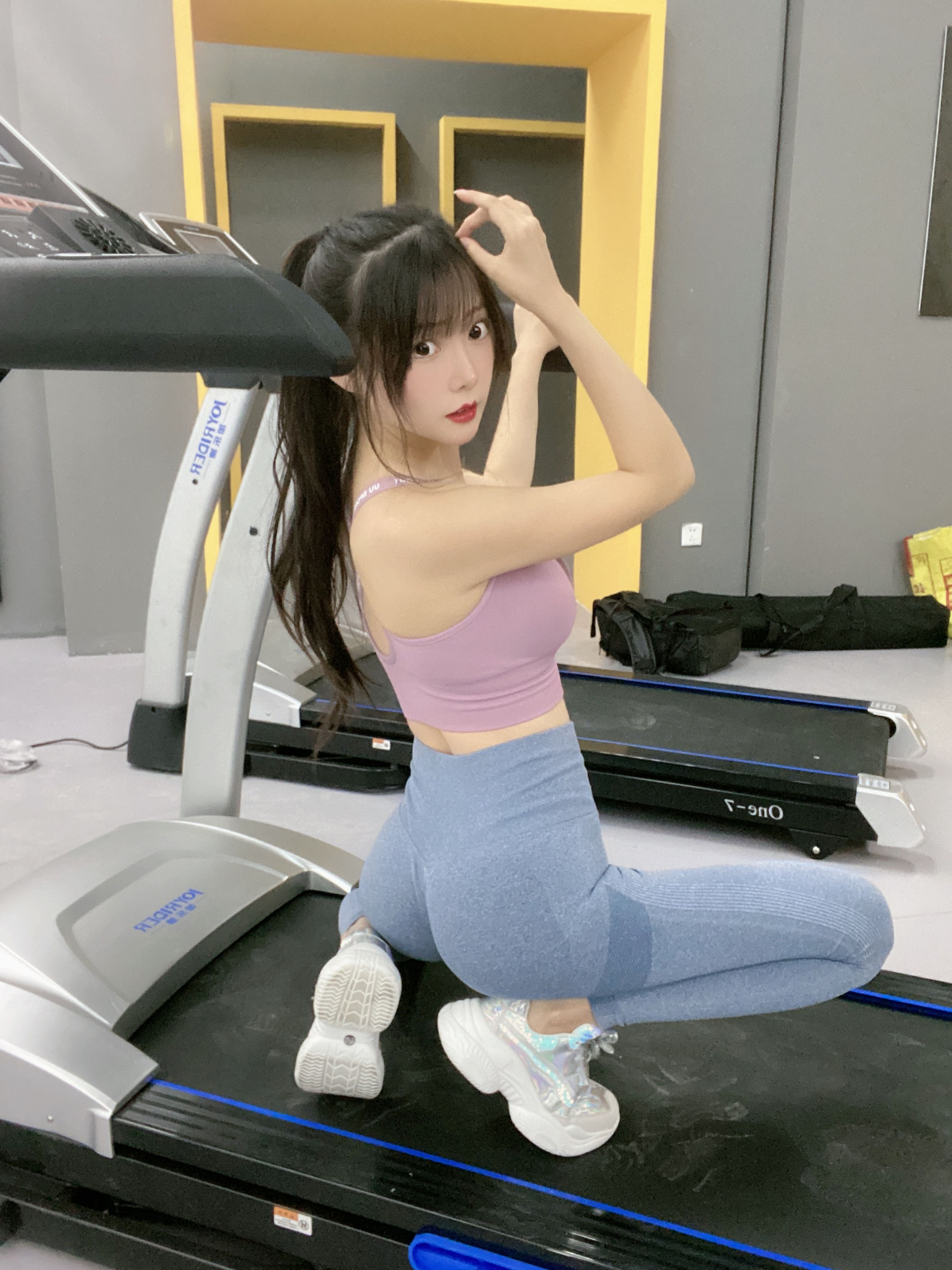 香草喵露露写真 - 小露乱撞 瑜伽服自拍-图5