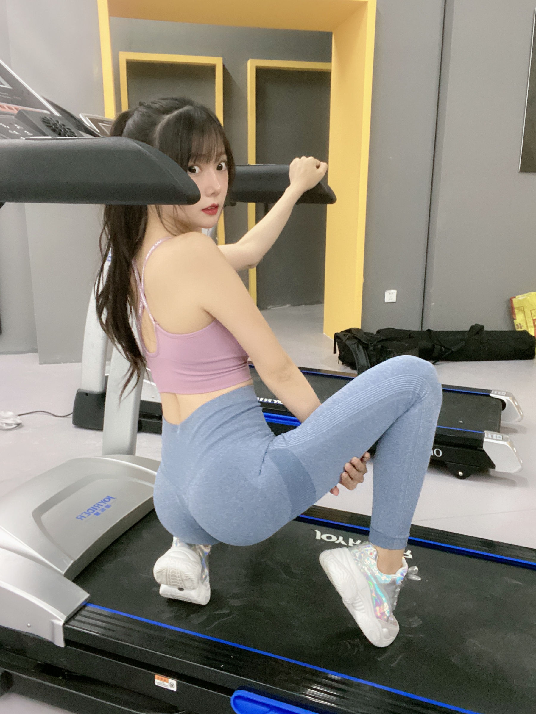 香草喵露露写真 - 小露乱撞 瑜伽服自拍-图6