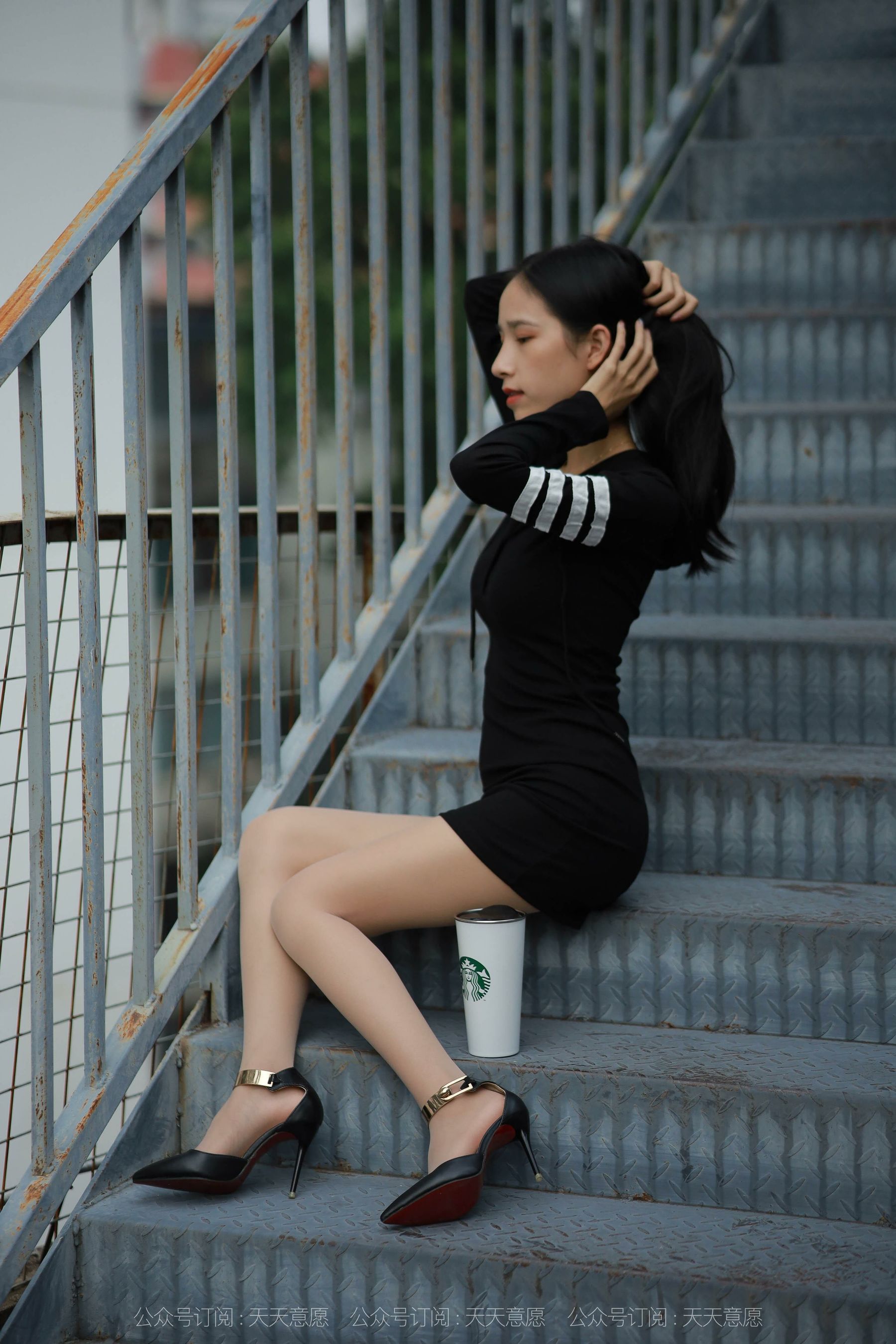 模特 美子 《天台大长腿》-图12