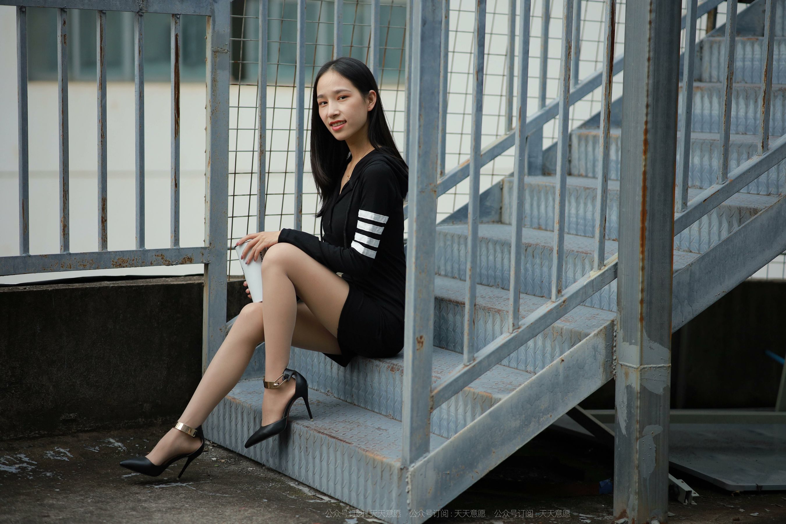 模特 美子 《天台大长腿》-图33