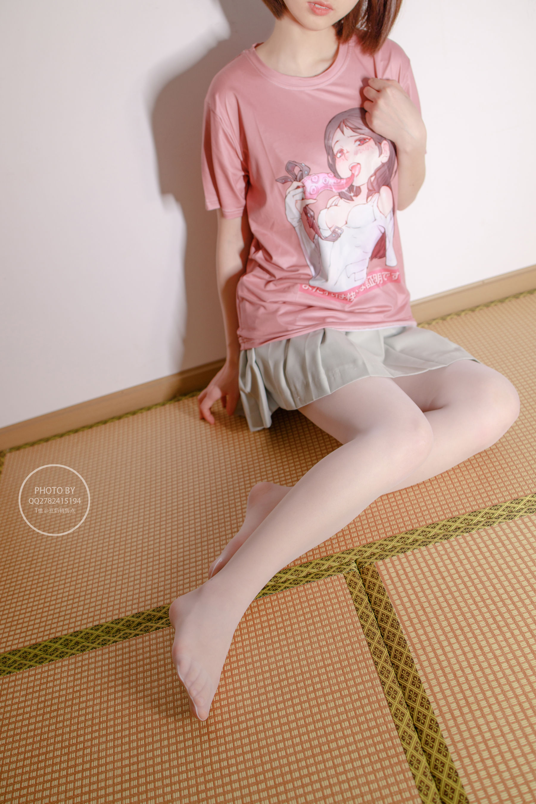 無料004 凉席上的白丝美少女-图3