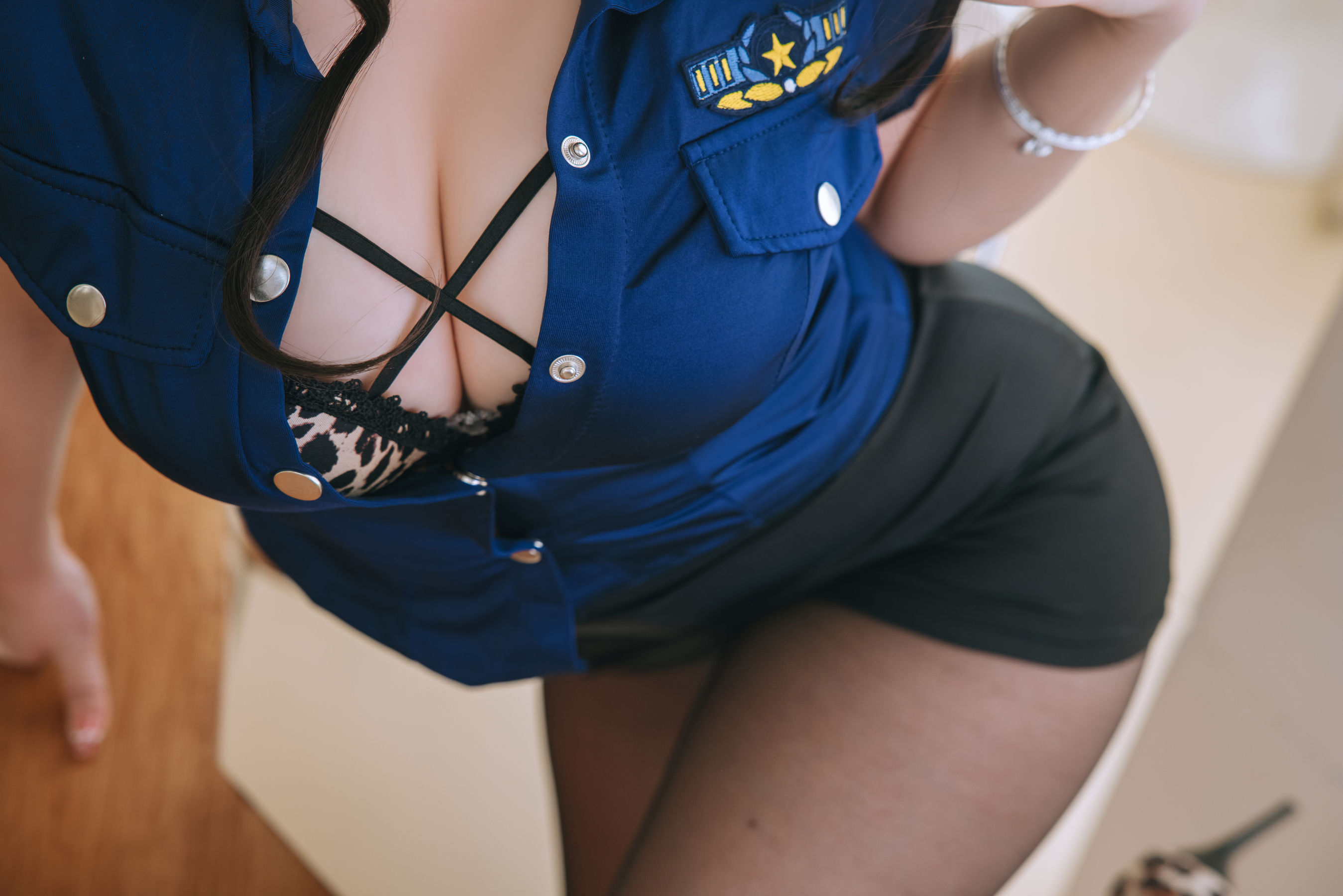 Cosplay日奈娇 - 豹纹女警-图17