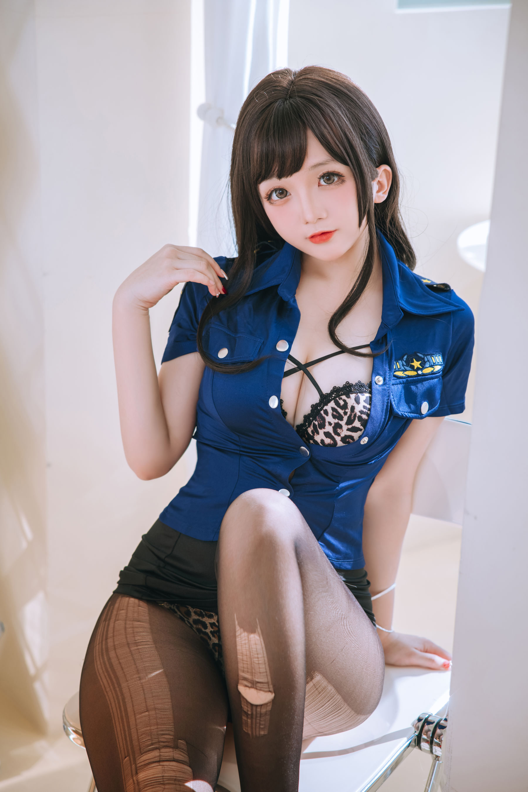 Cosplay日奈娇 - 豹纹女警-图54