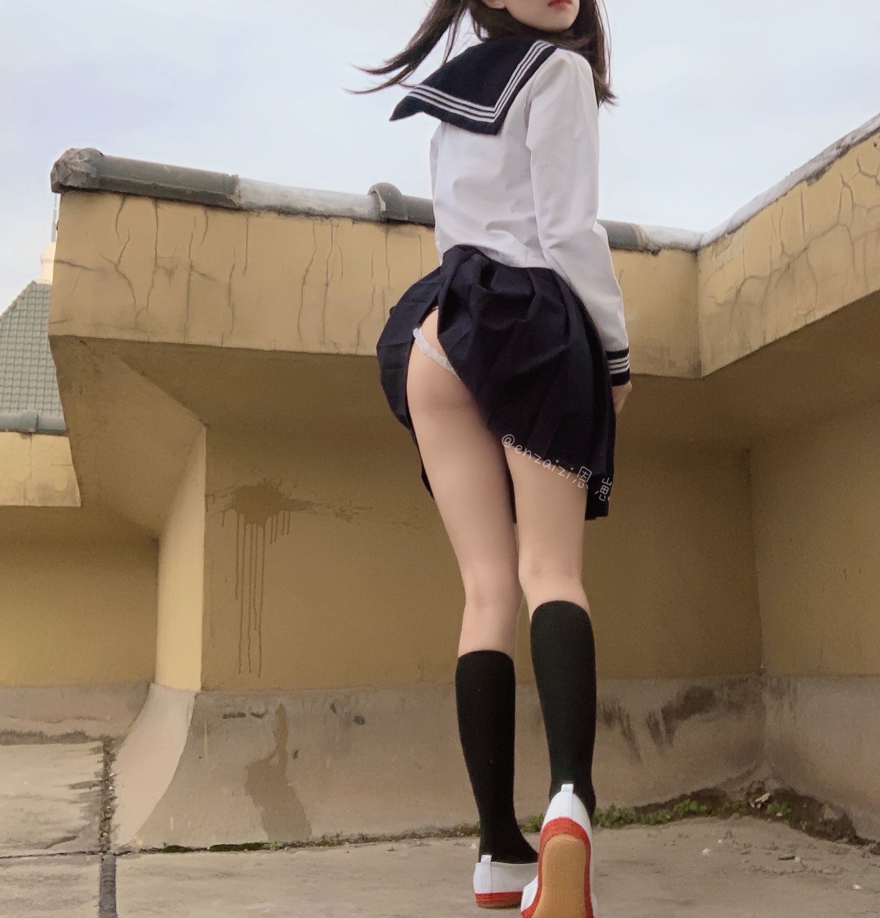 恩崽 - 天台水手服-图2