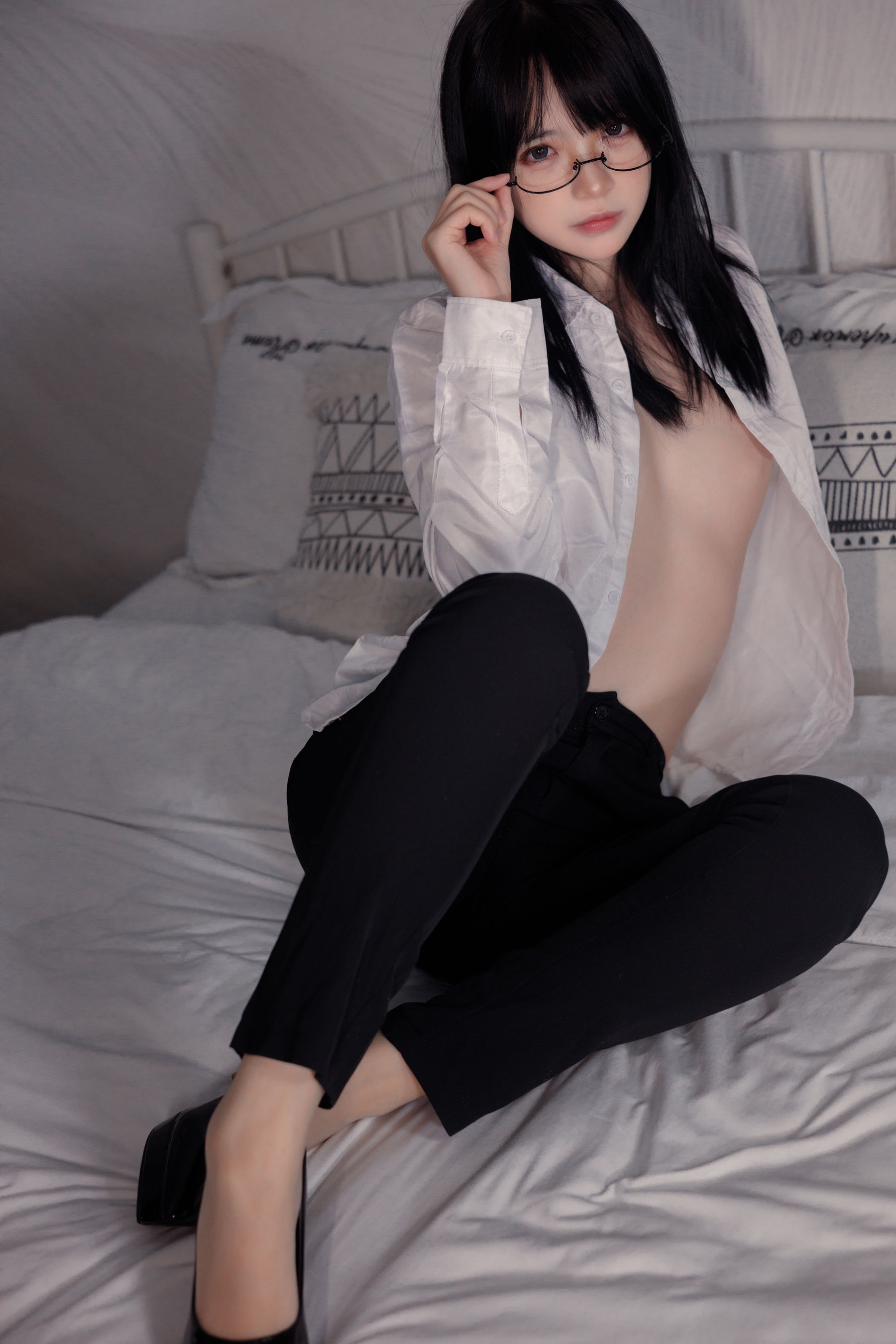 疯猫ss - 白色情人节福袋 长裤OL-图2