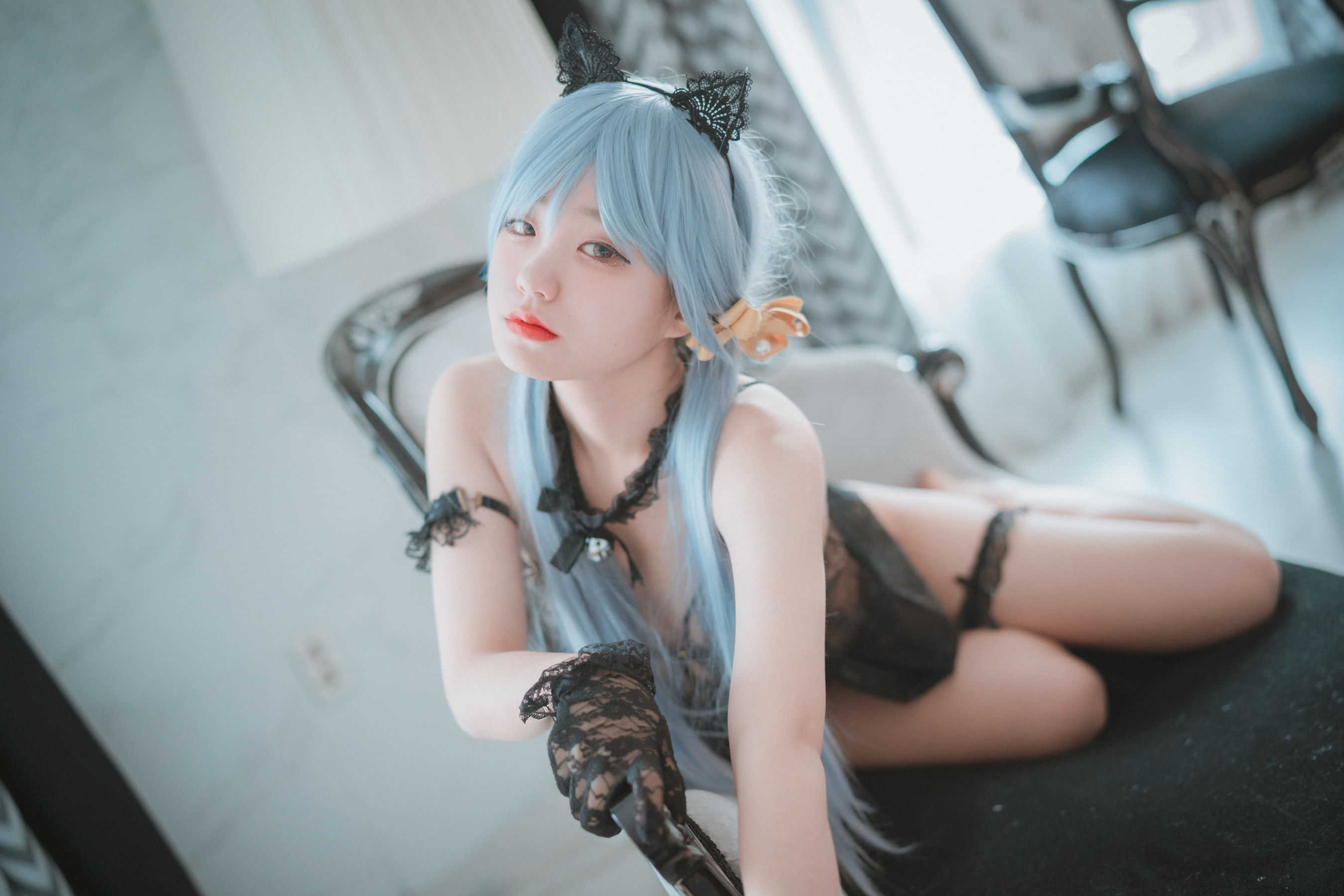 Jenny - Schwarz und Weiß Katzenmädchen-图11