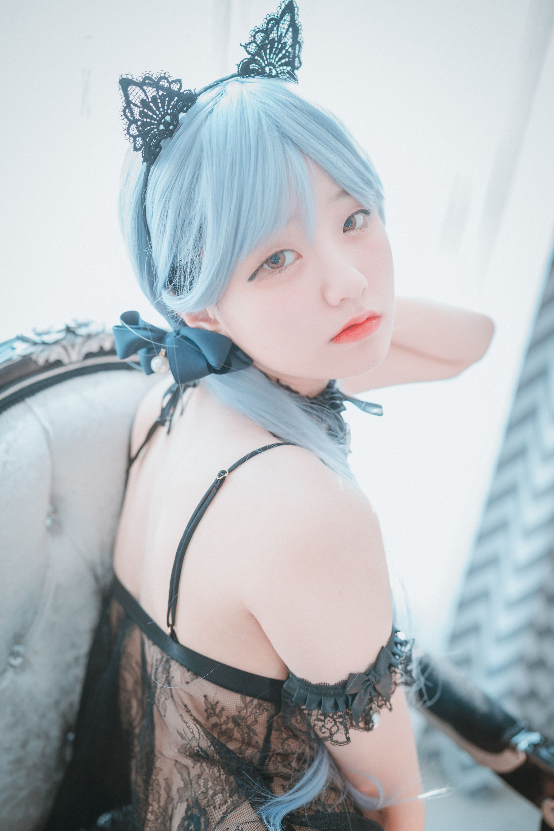 Jenny - Schwarz und Weiß Katzenmädchen-图5