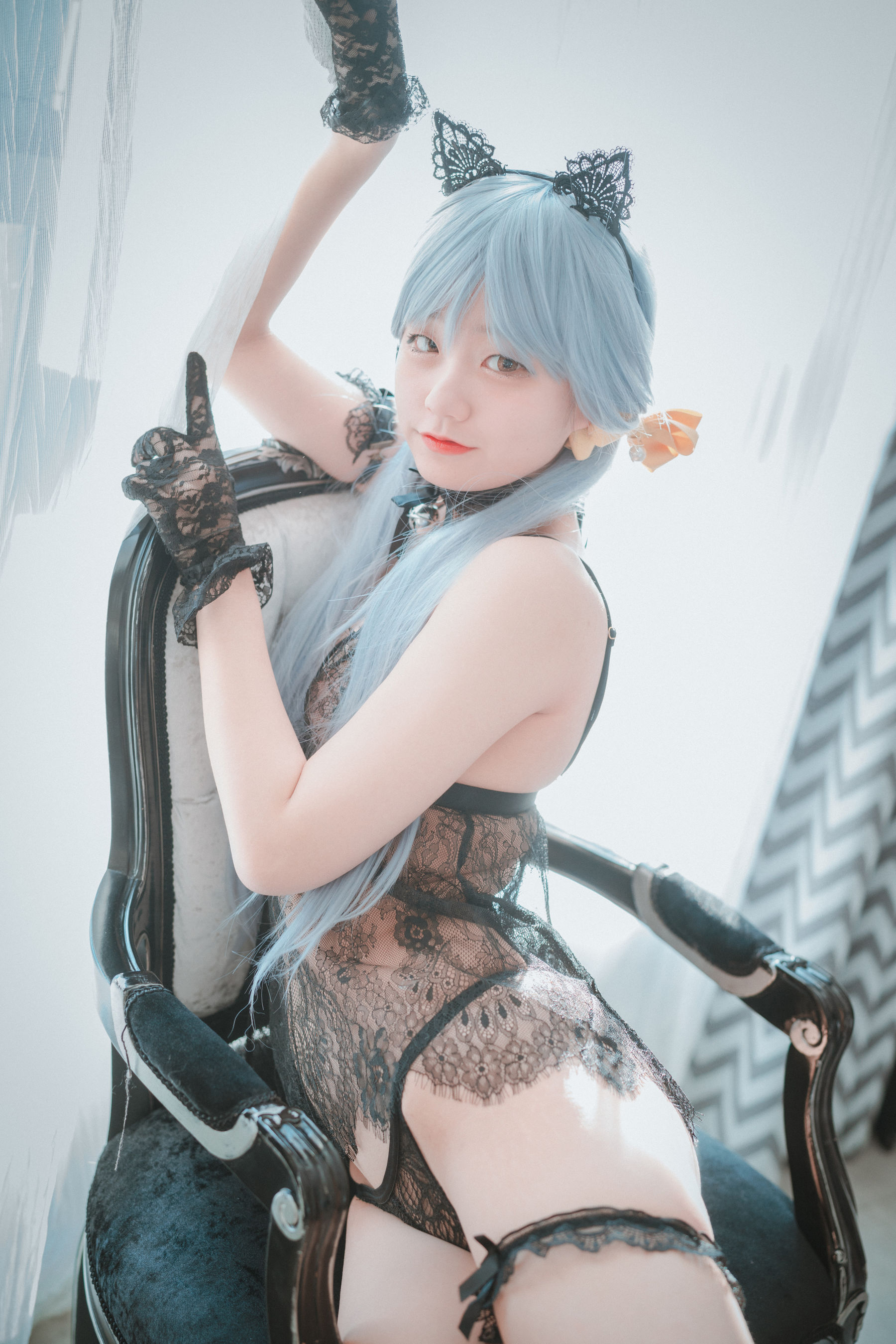 Jenny - Schwarz und Weiß Katzenmädchen-图6