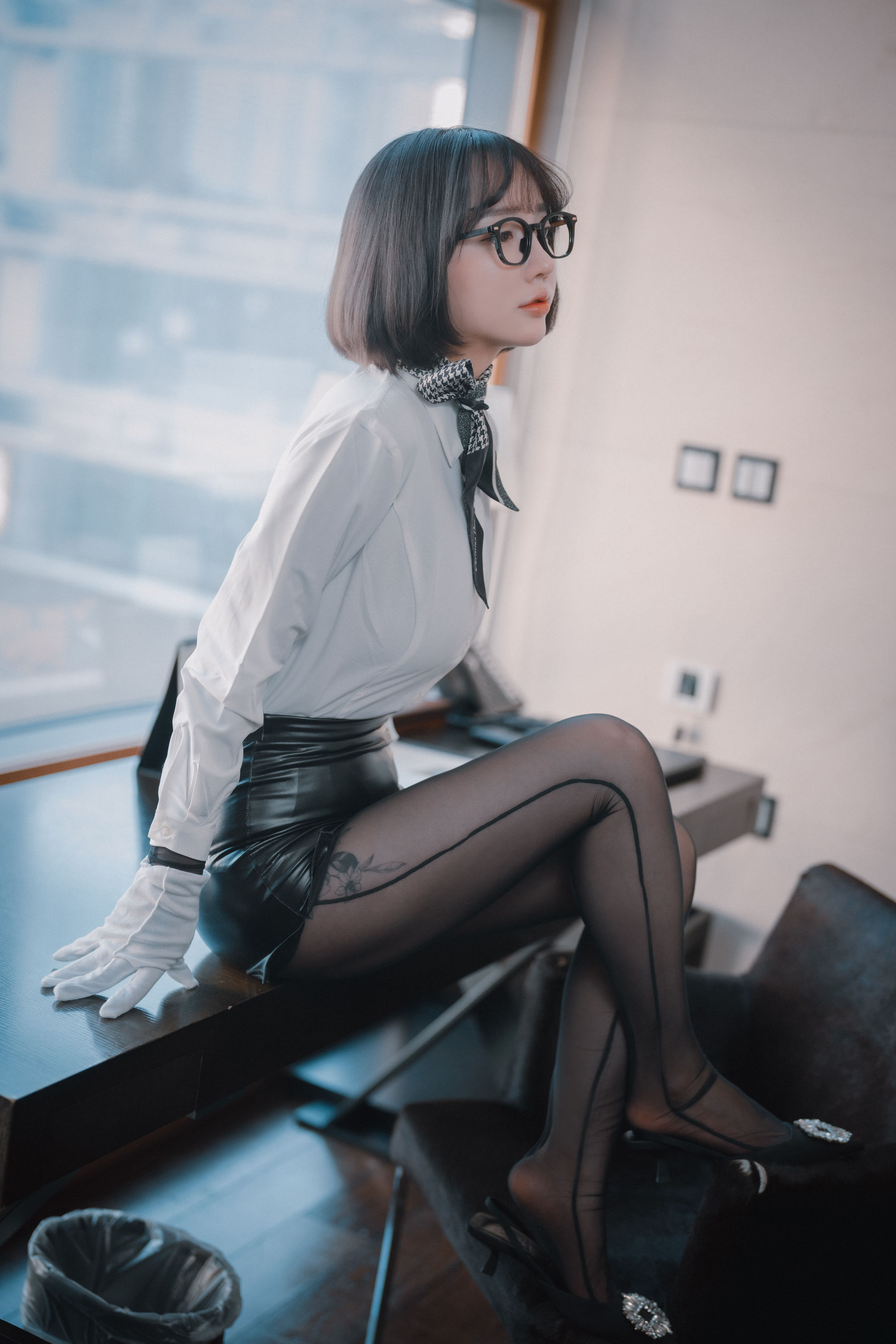 Yeeun - Naughty Supervisor + SP.Ver-图1