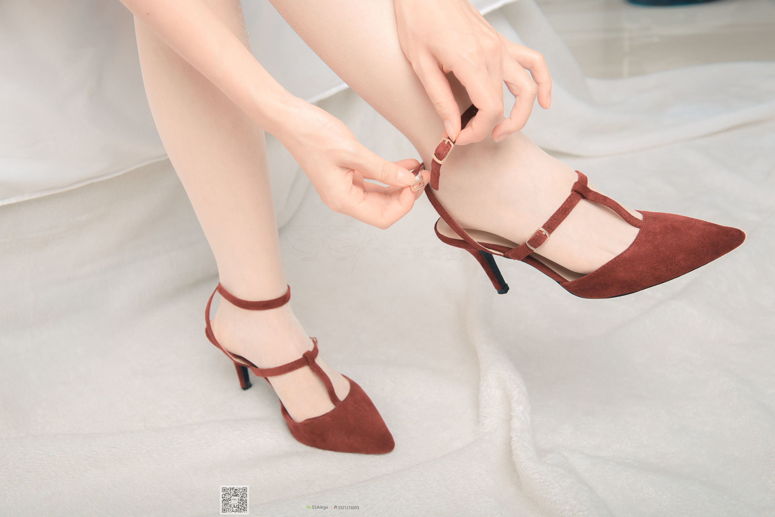 超清写真 No.014 小琪琪 闪光开裆丝袜的另一种演绎-图48