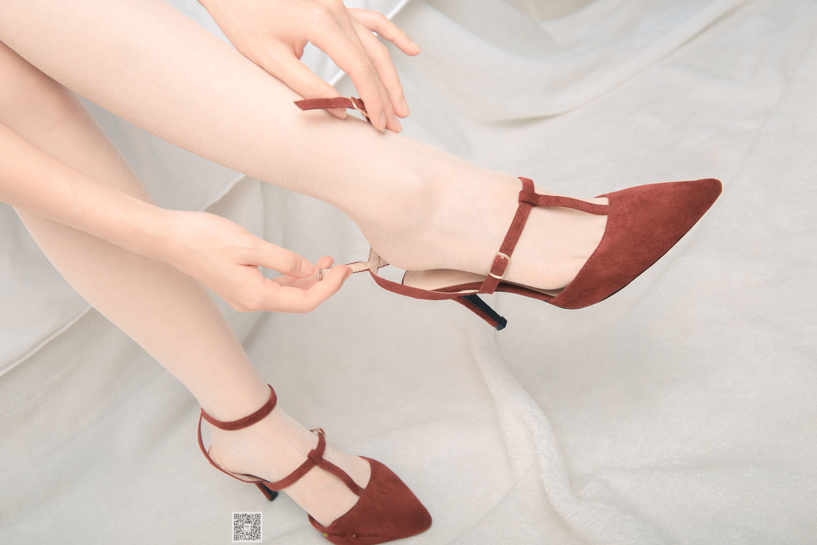 超清写真 No.014 小琪琪 闪光开裆丝袜的另一种演绎-图49