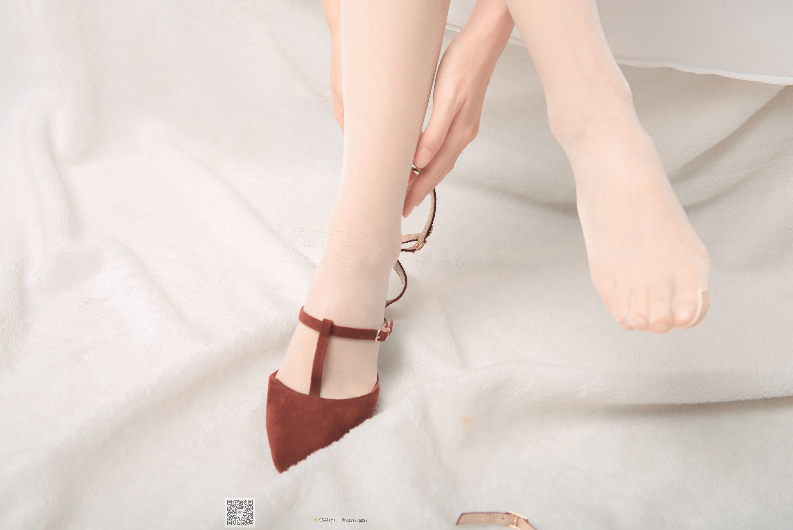 超清写真 No.014 小琪琪 闪光开裆丝袜的另一种演绎-图54