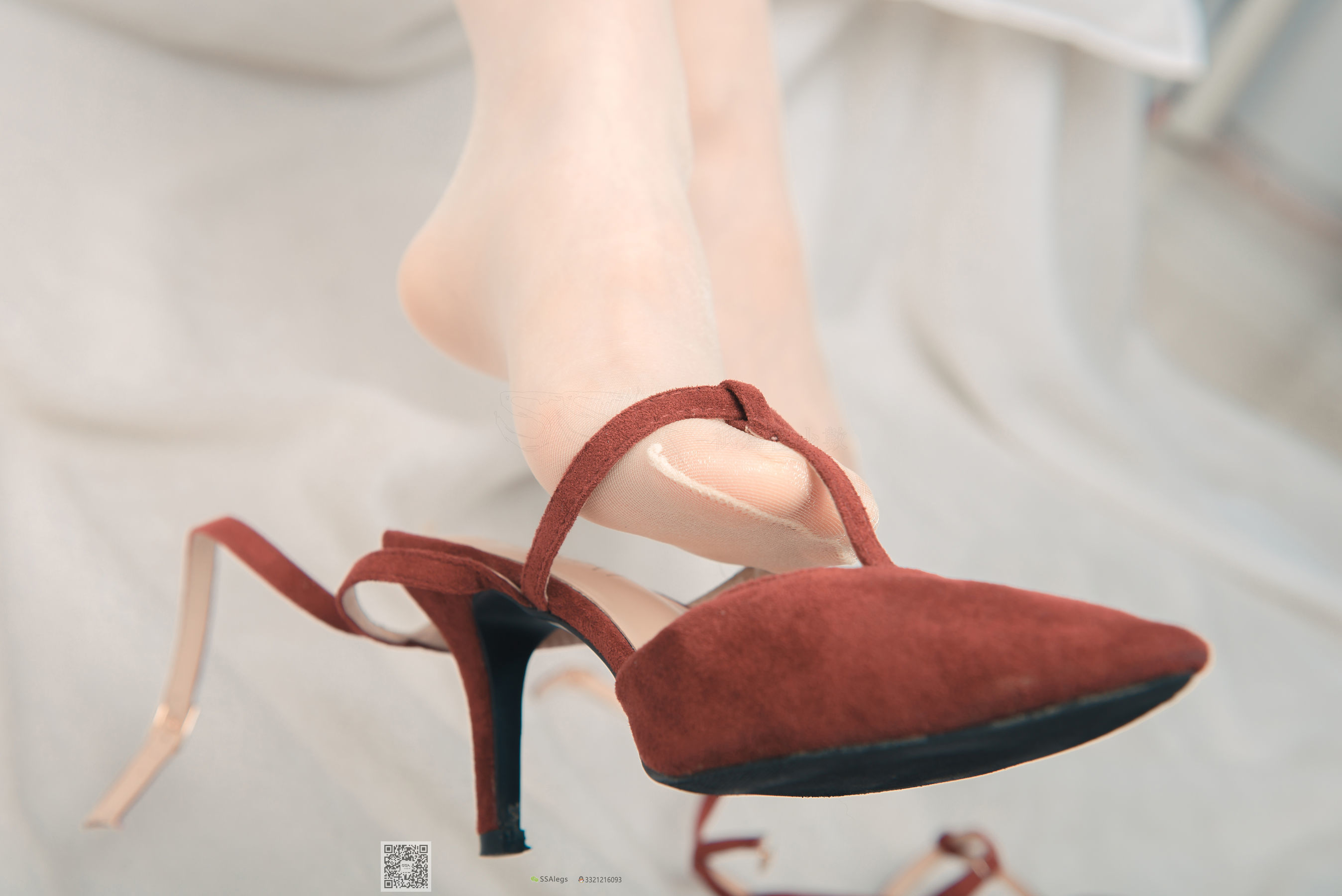 超清写真 No.014 小琪琪 闪光开裆丝袜的另一种演绎-图56