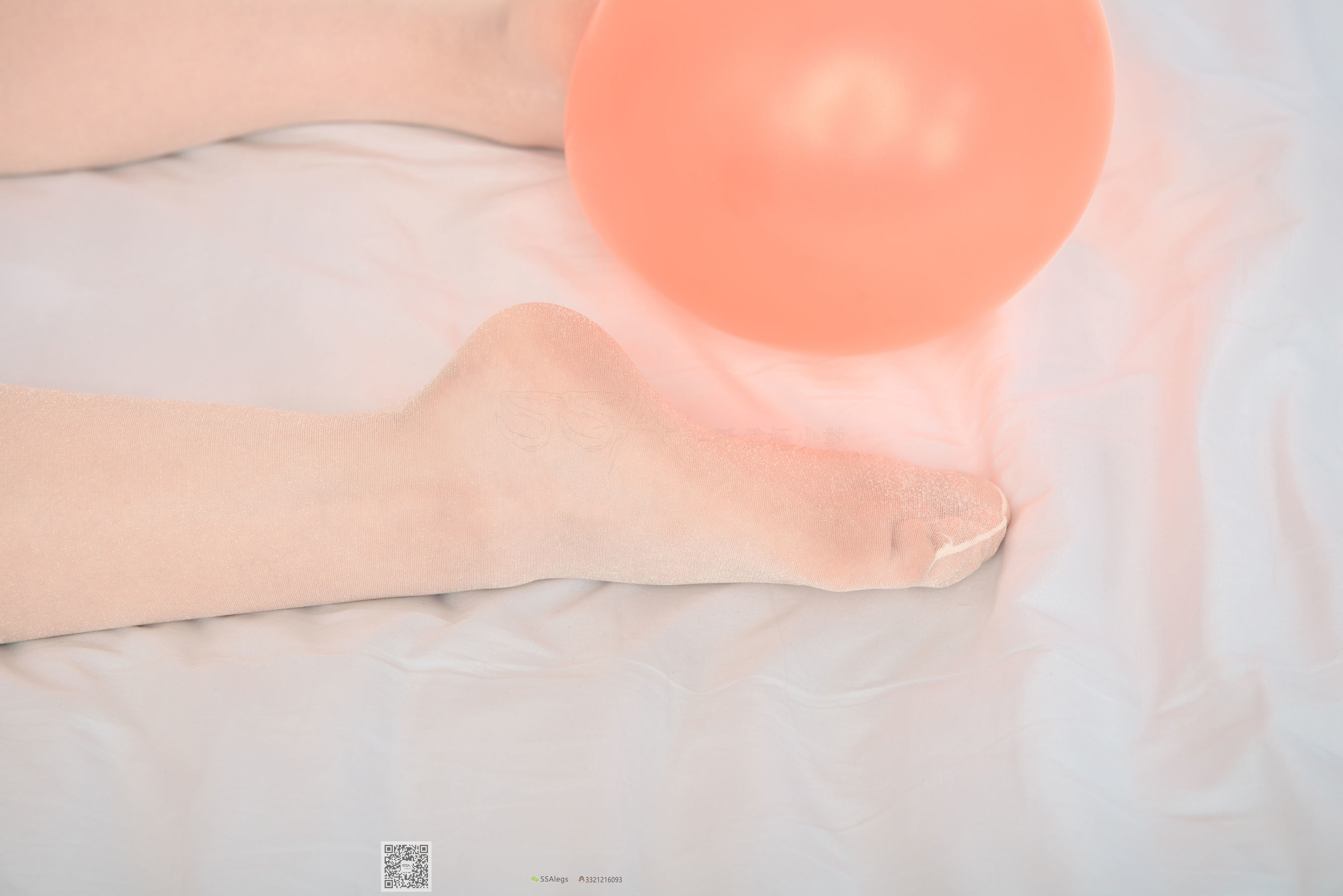 超清写真 No.014 小琪琪 闪光开裆丝袜的另一种演绎-图91