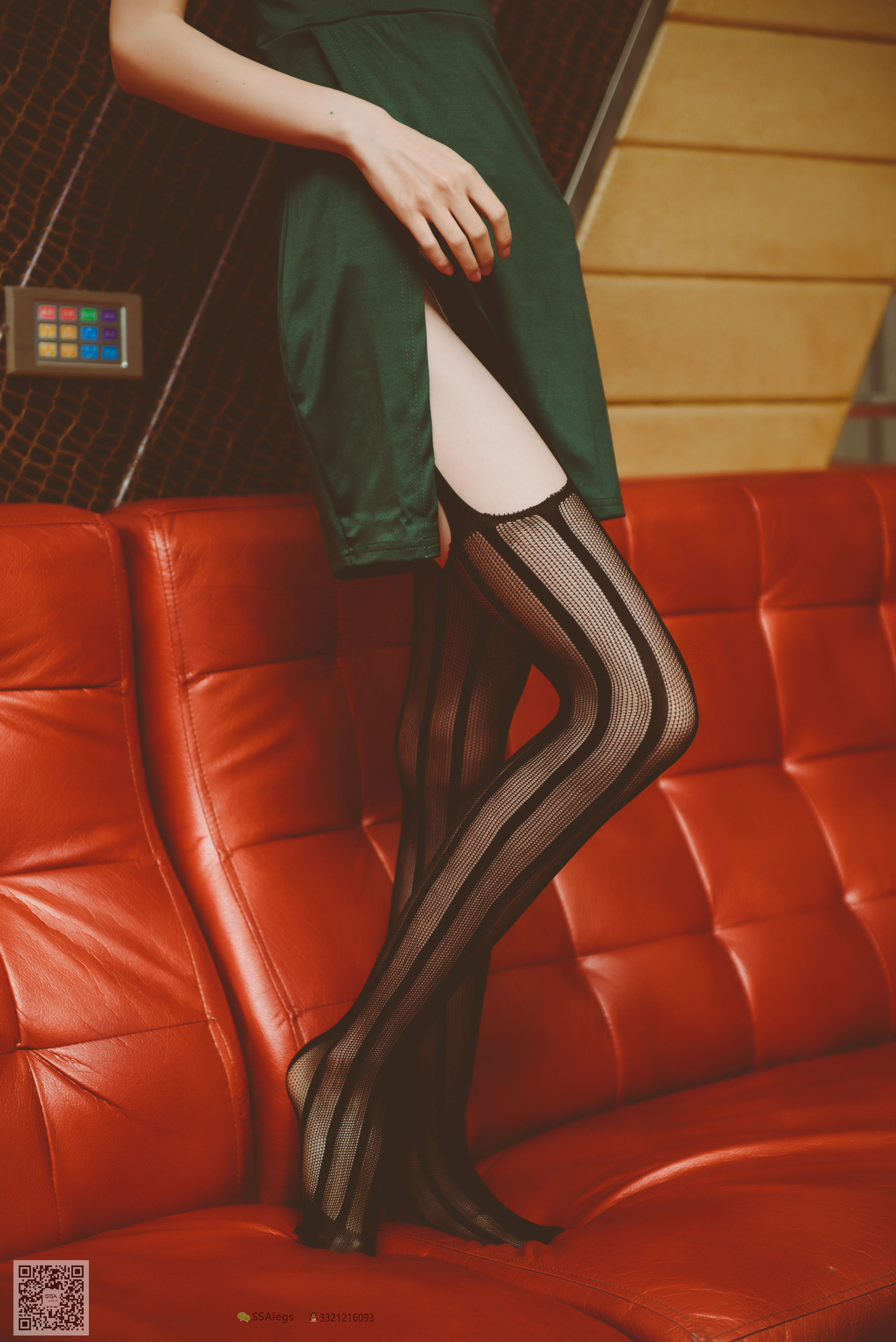 超清写真 No.019 琪琪 KTV骨感网袜美女-图10