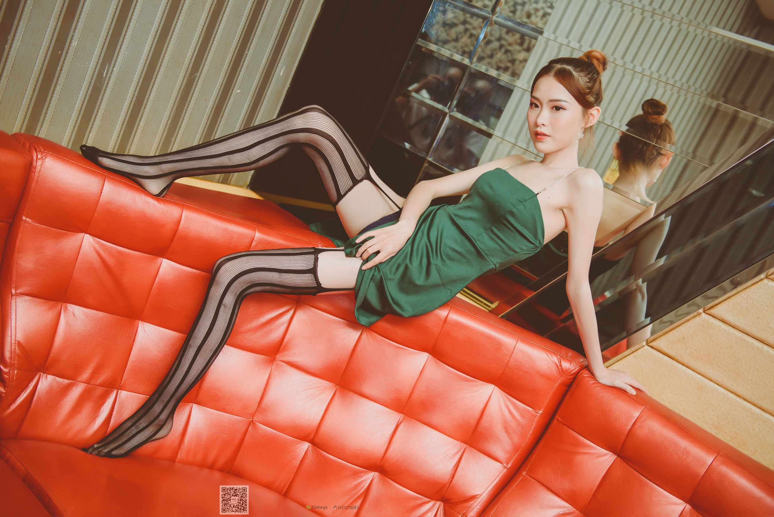 超清写真 No.019 琪琪 KTV骨感网袜美女-图24