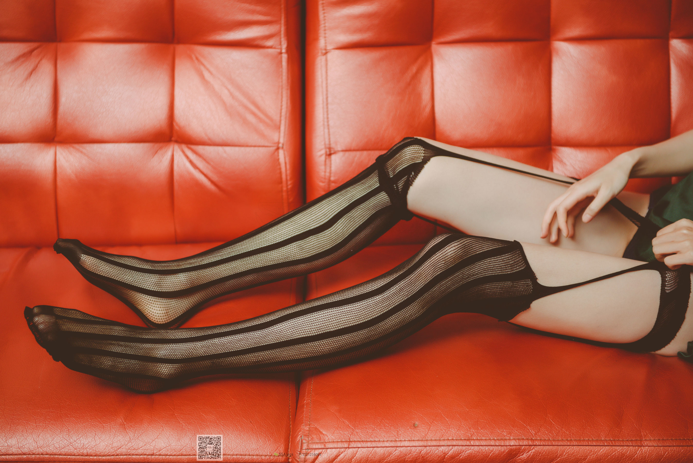 超清写真 No.019 琪琪 KTV骨感网袜美女-图7