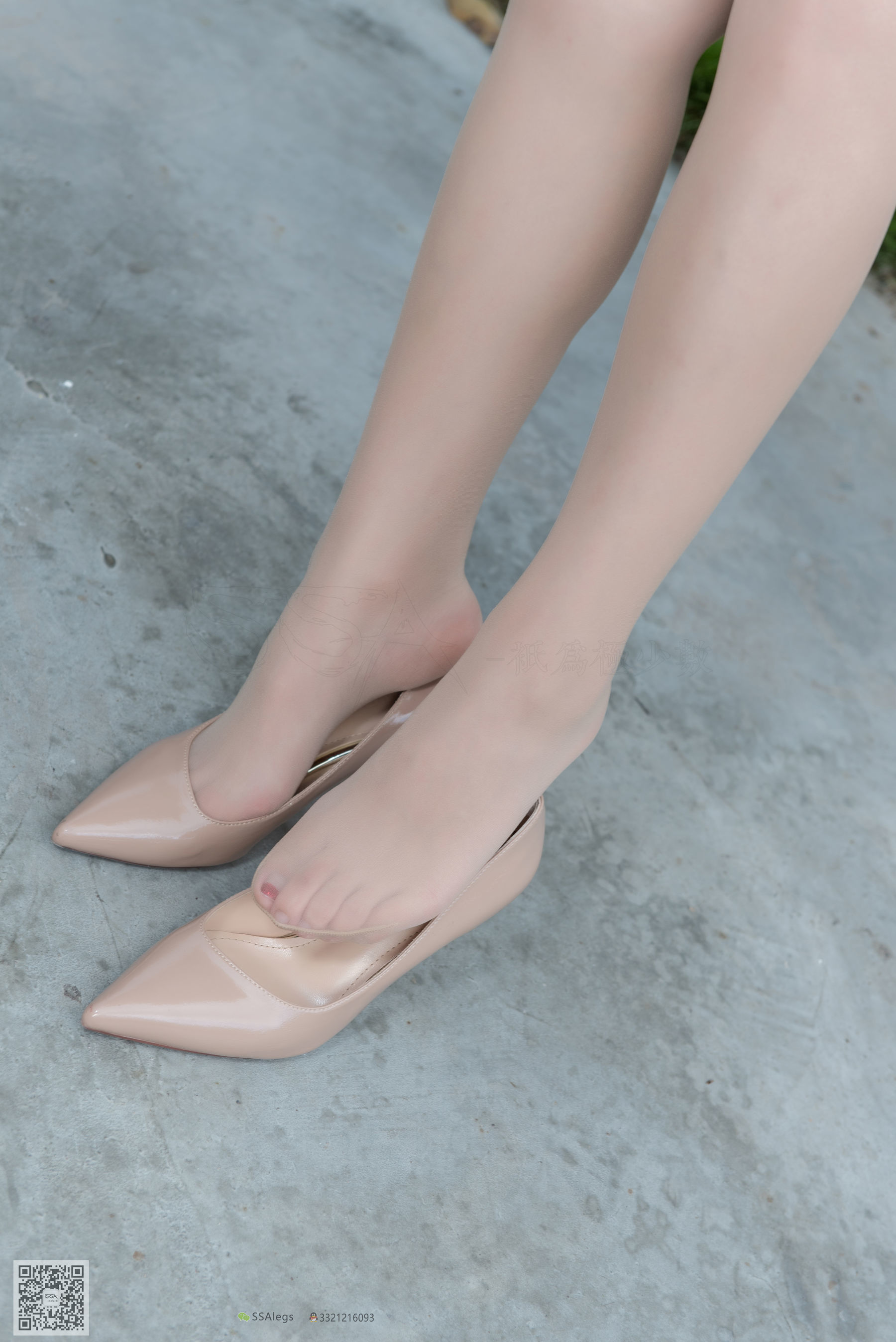 超清写真 No.024 高冷混血女王芷沫 肉丝街拍-图39