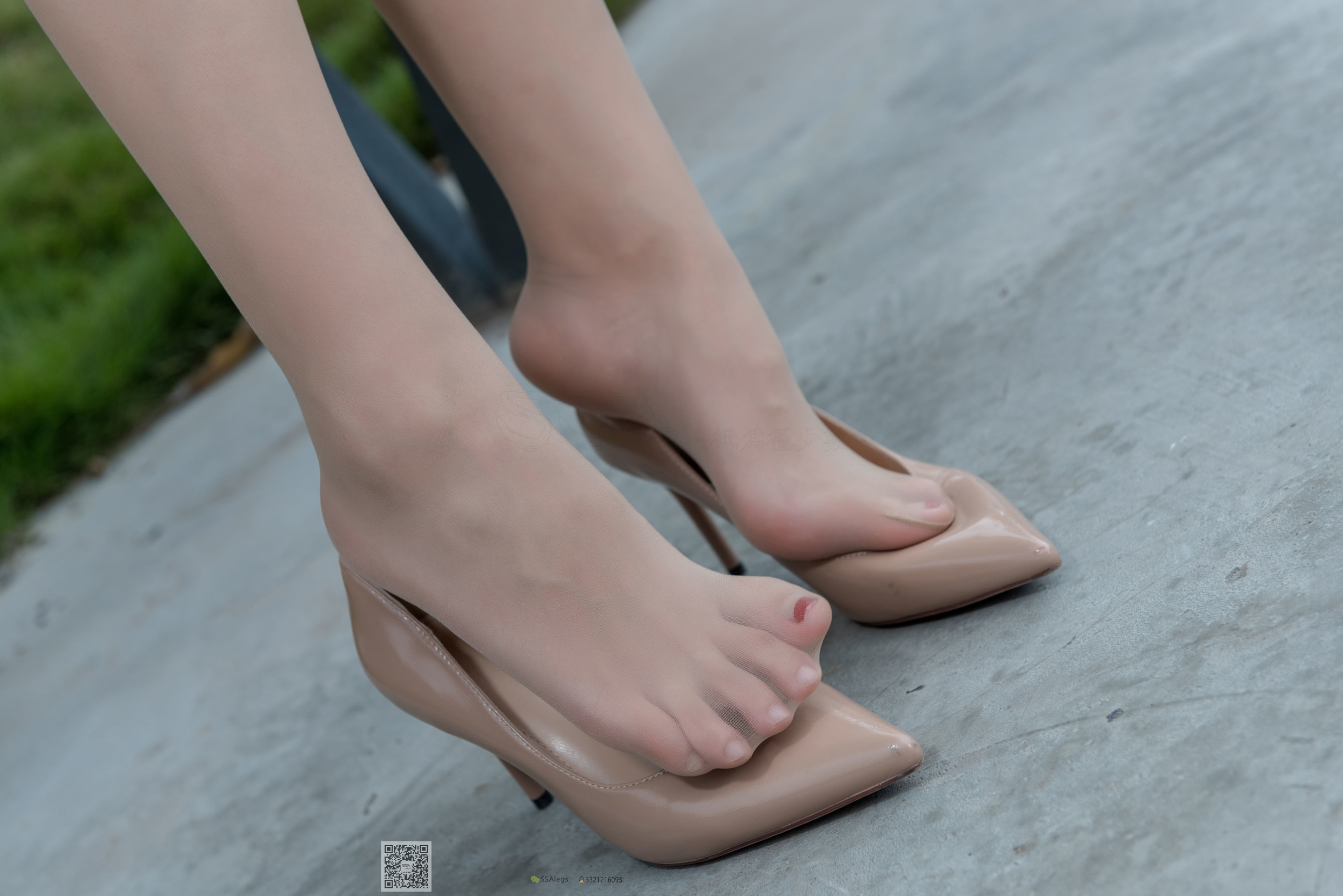 超清写真 No.024 高冷混血女王芷沫 肉丝街拍-图45