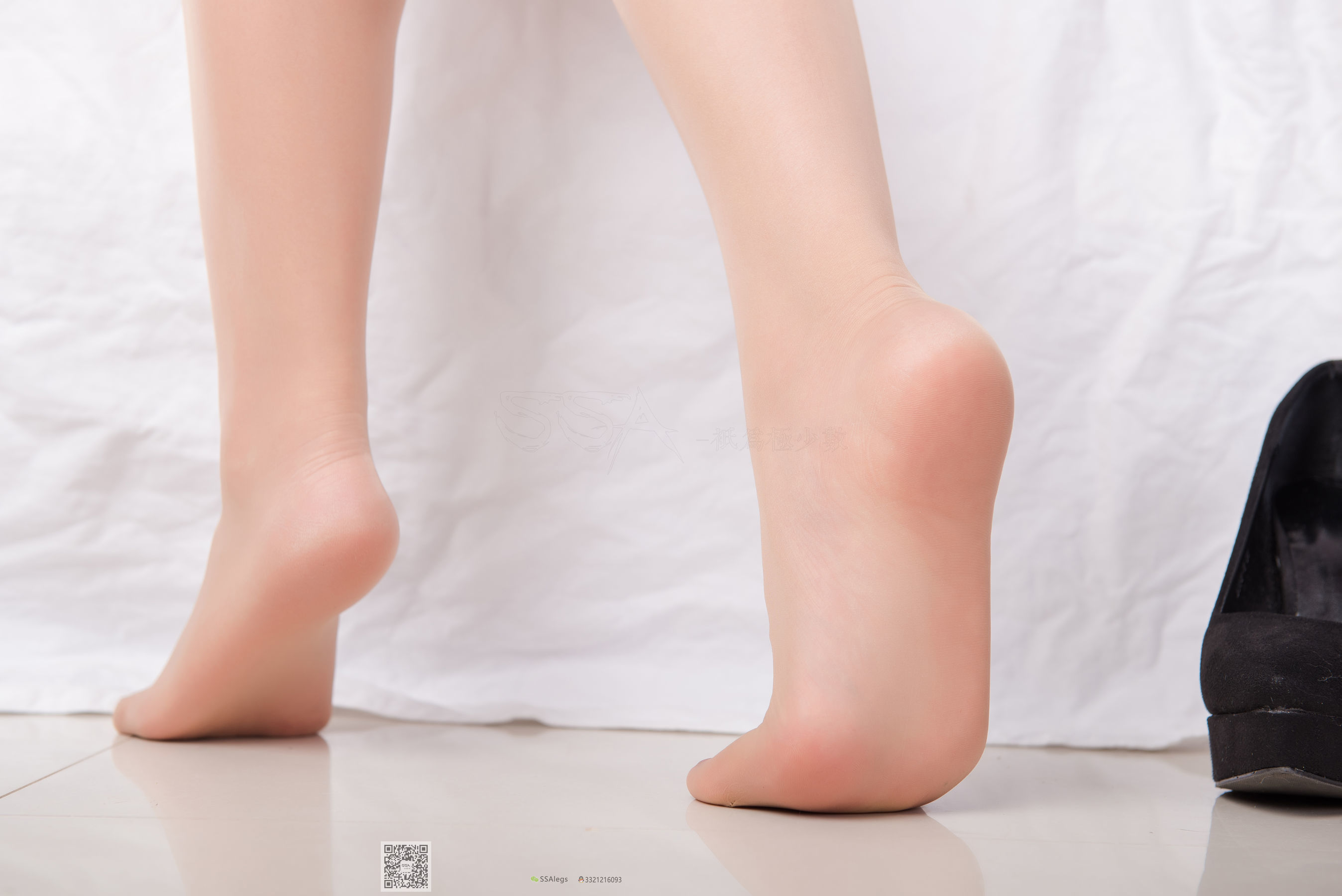 超清写真 No.026 芷沫 油亮咖啡色丝袜的初体验-图22