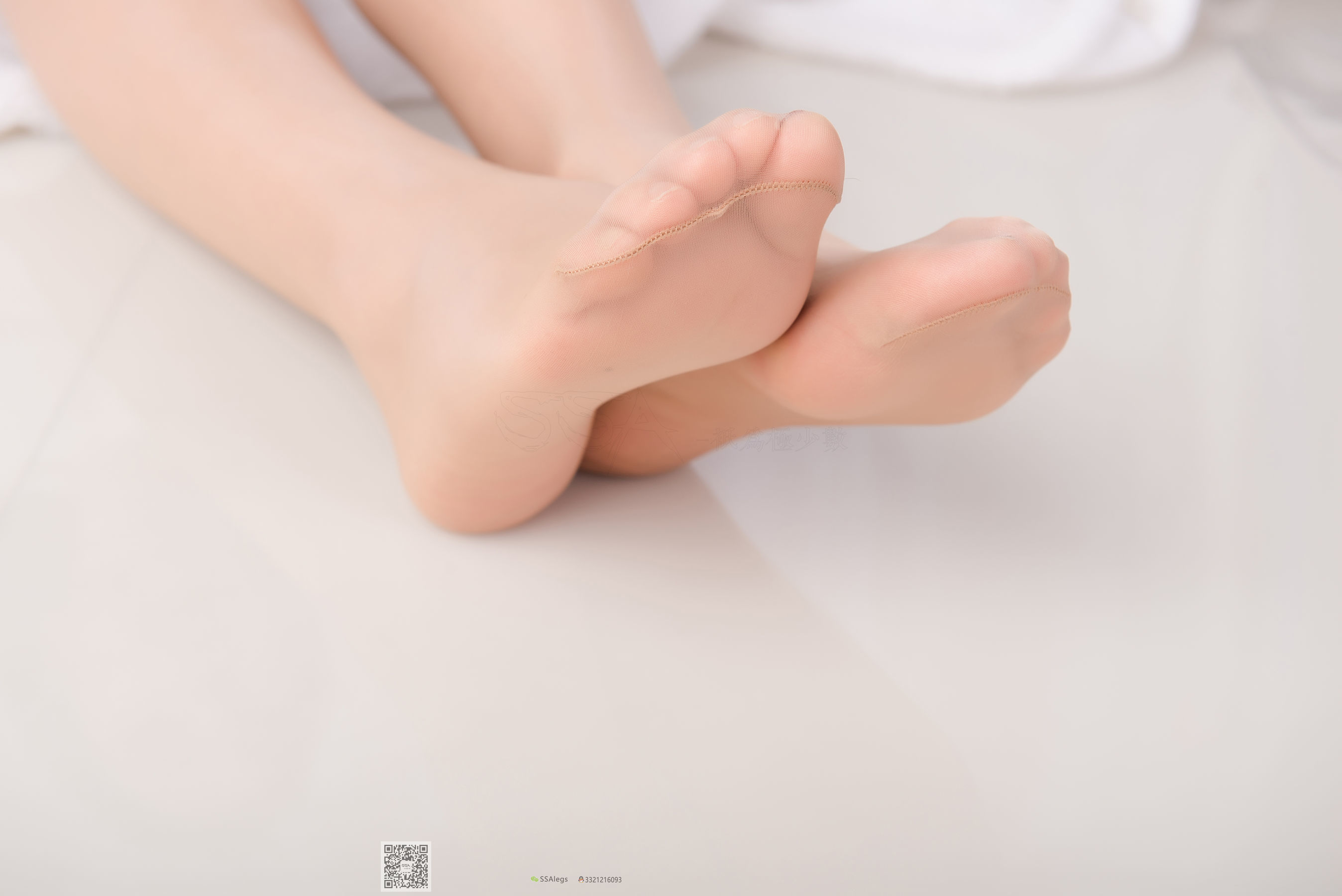 超清写真 No.026 芷沫 油亮咖啡色丝袜的初体验-图37