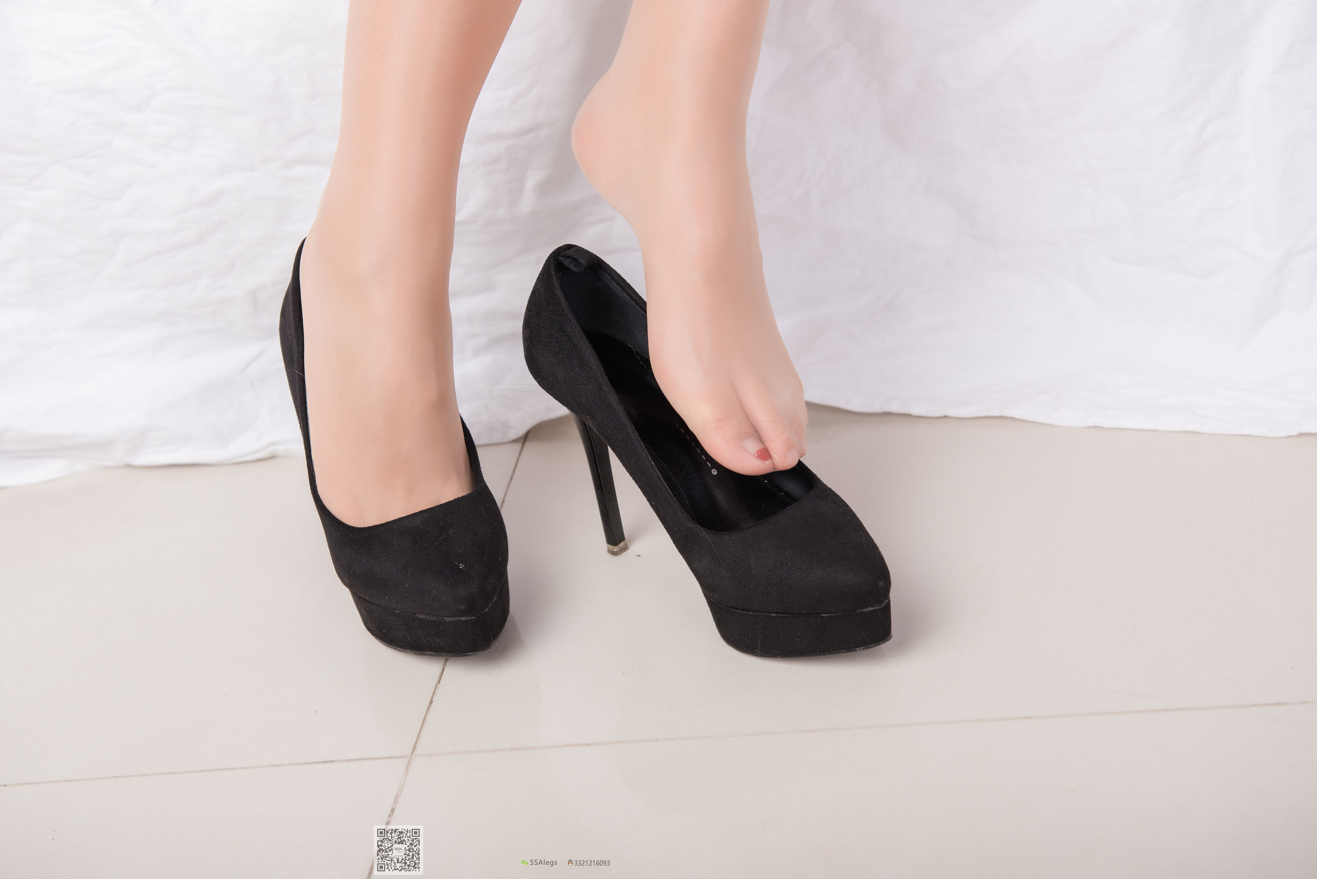 超清写真 No.026 芷沫 油亮咖啡色丝袜的初体验-图85