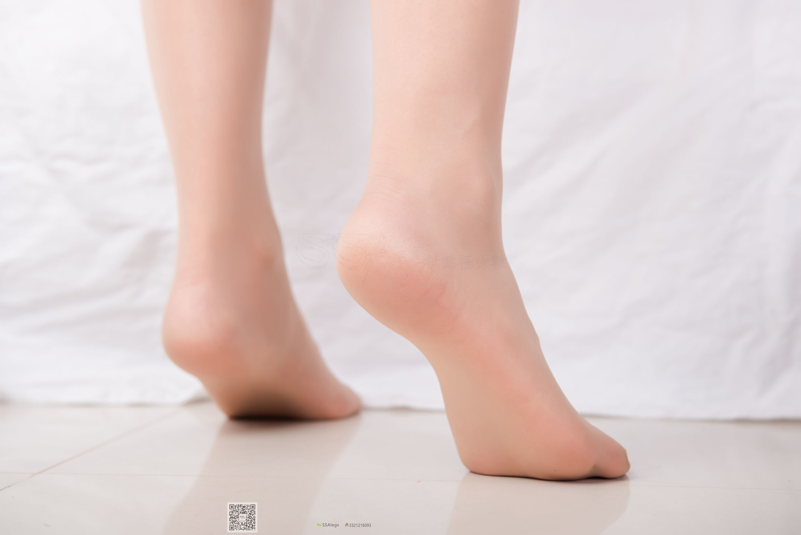 超清写真 No.026 芷沫 油亮咖啡色丝袜的初体验-图90