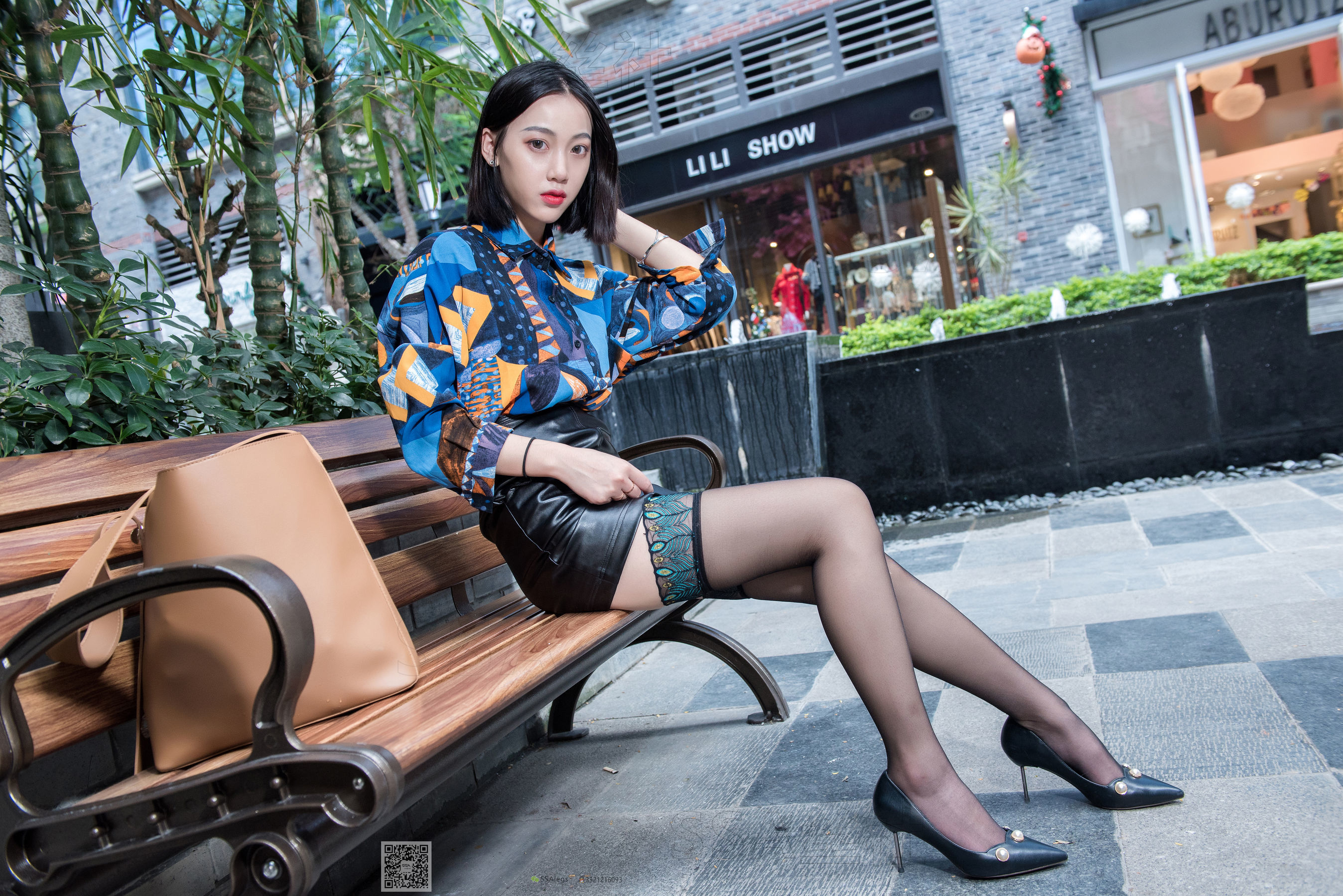 超清写真 No.051 大大 街边盛开的孔雀翎-图0