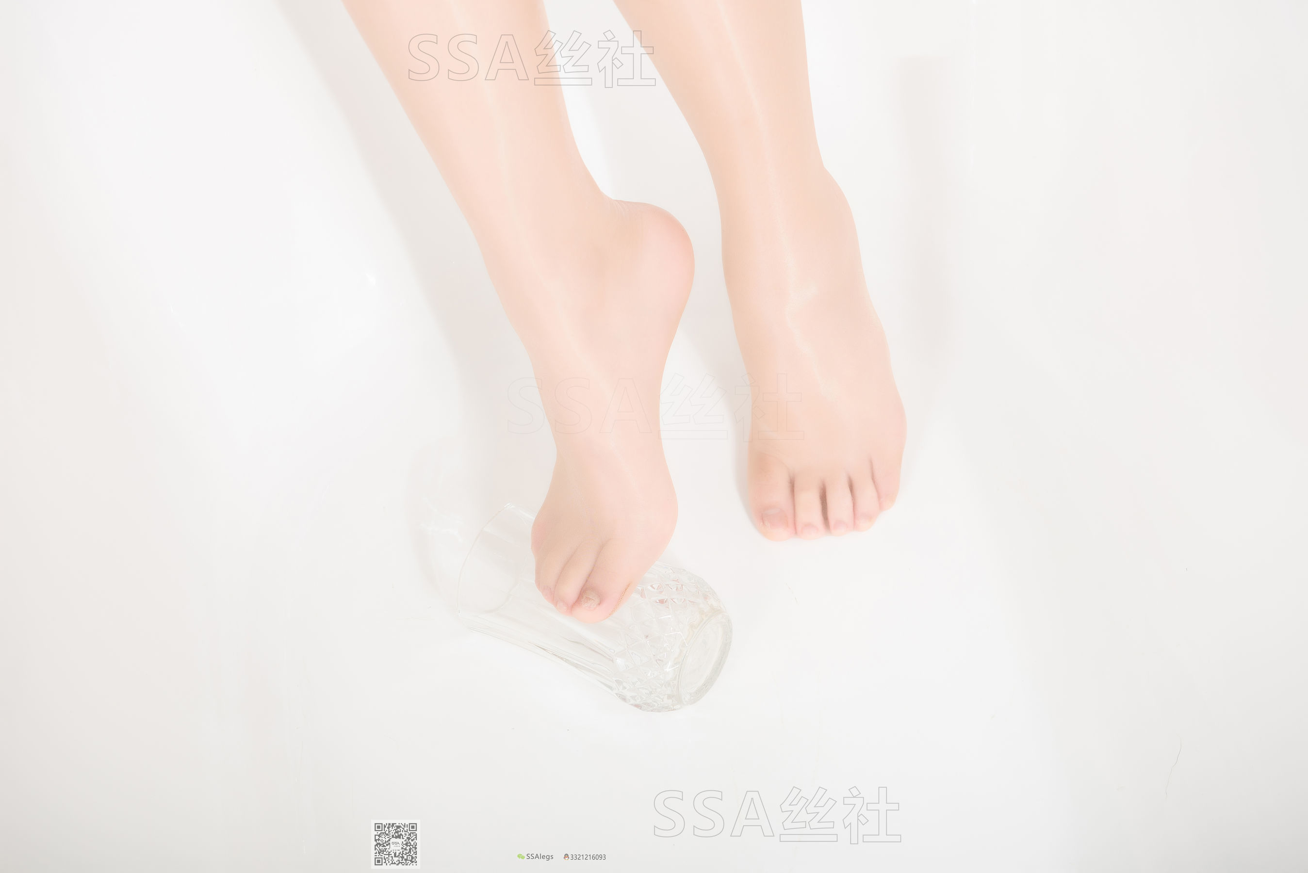 超清写真 No.080 大大 浴室迷情肉色油亮丝袜-图9