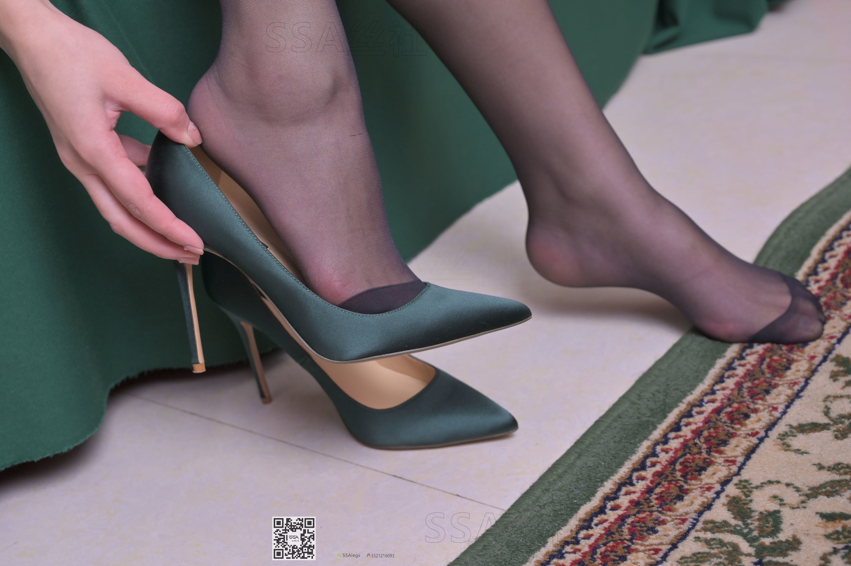 超清写真 No.095 大大 欧式复古房间的黑丝腿模-图2