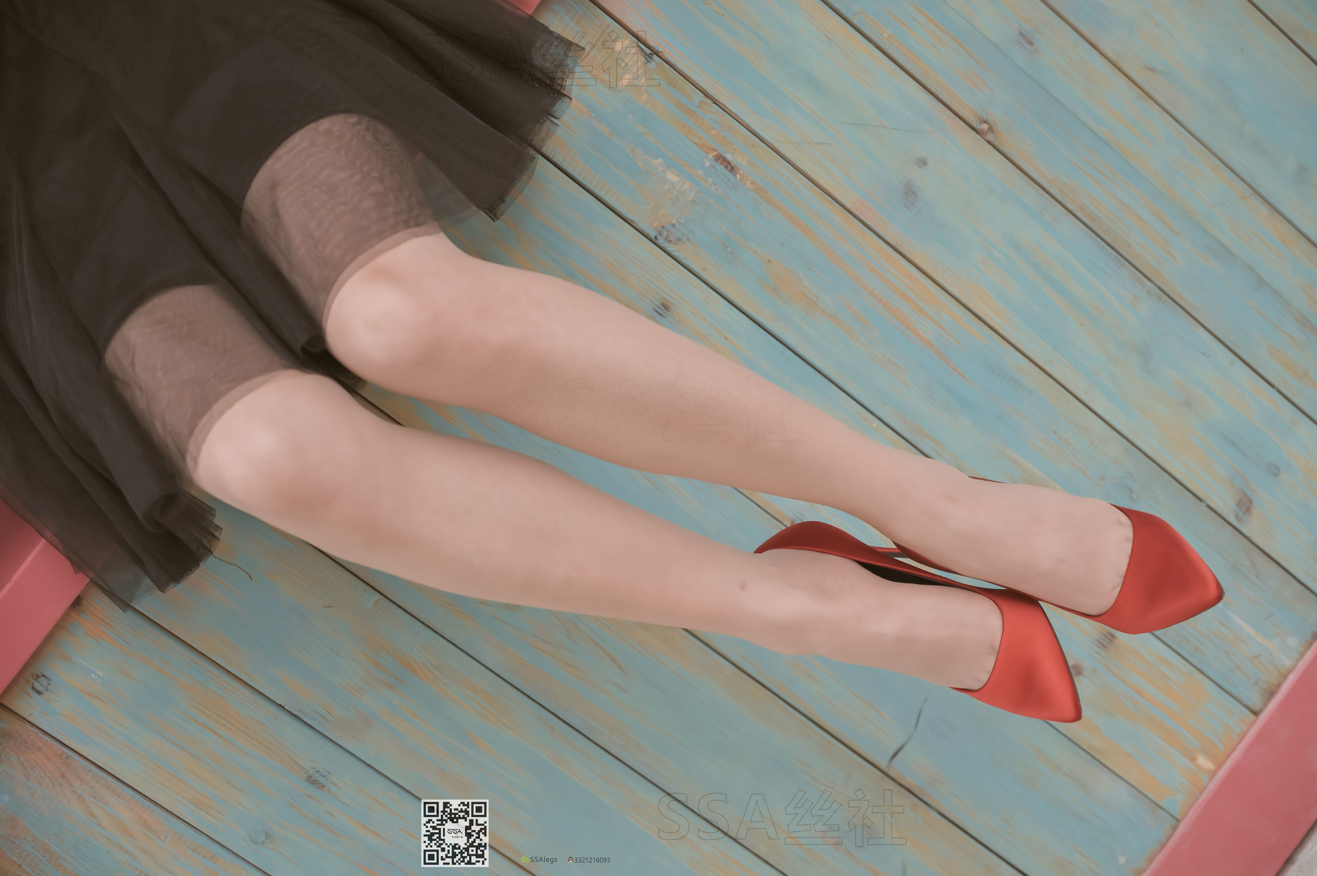 超清写真 No.097 雪梨 腿模街拍红色高跟鞋肉丝-图22
