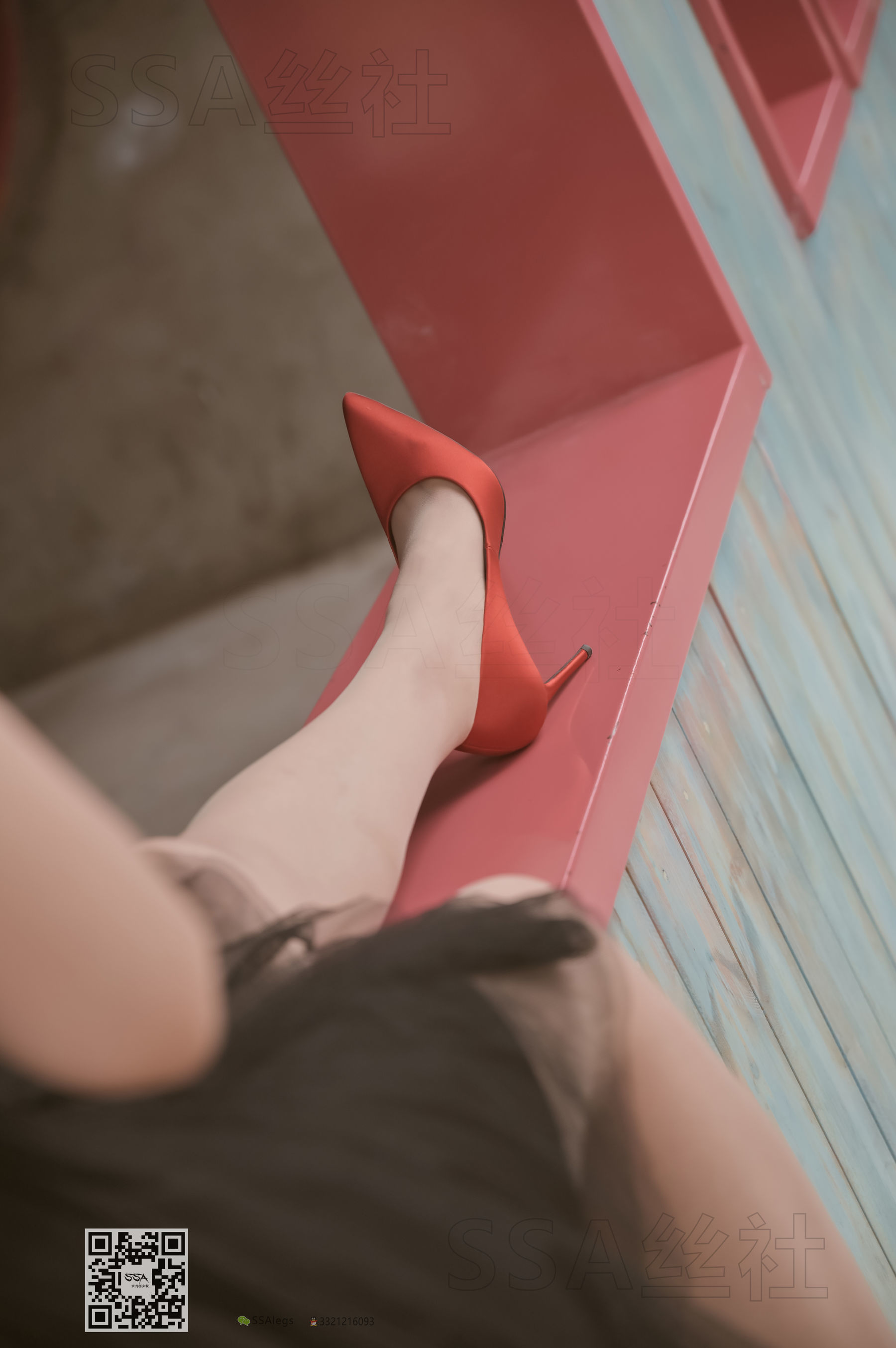 超清写真 No.097 雪梨 腿模街拍红色高跟鞋肉丝-图27